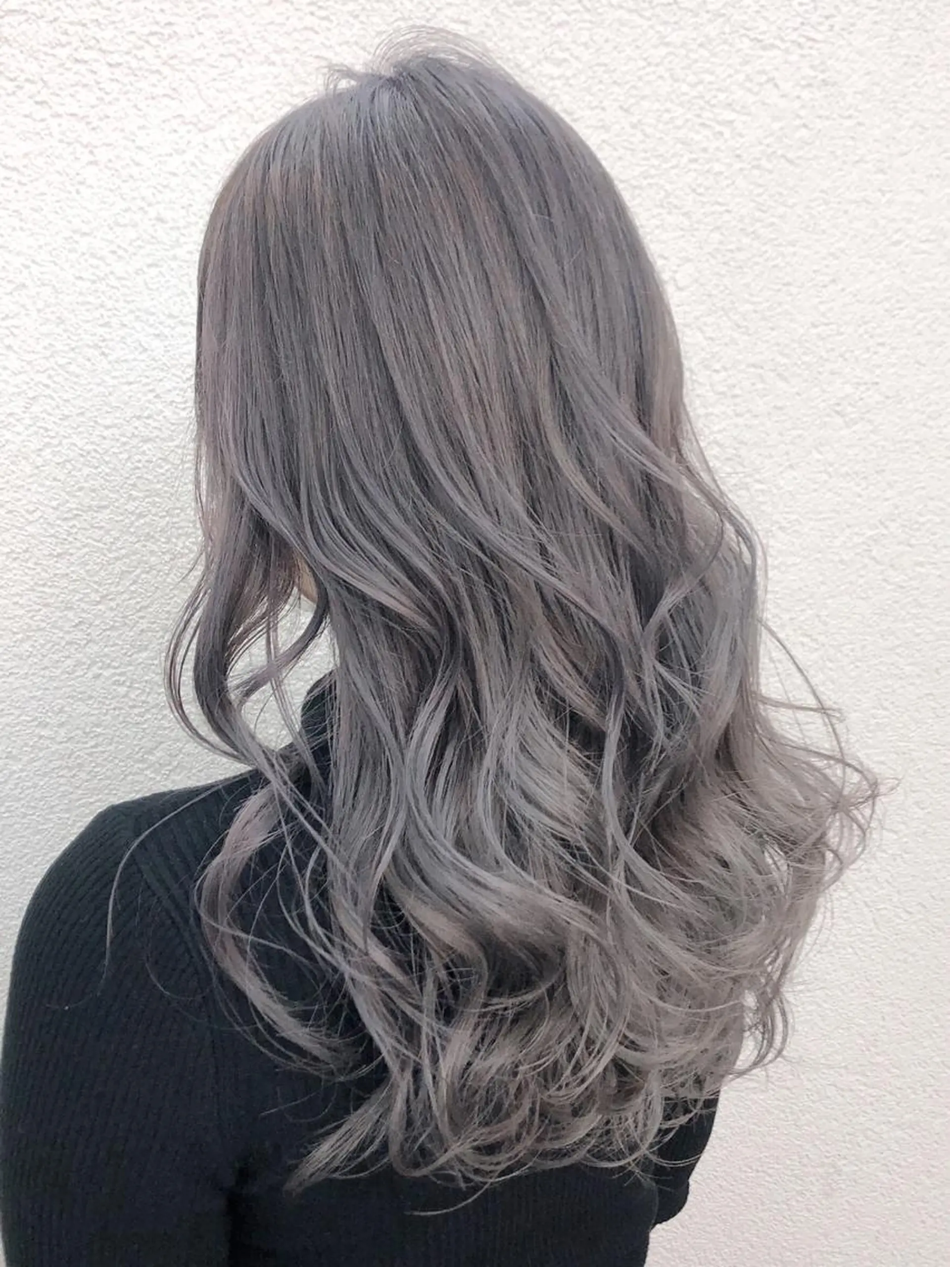 ロング カラー ブリーチ シルバー 夏山 秀憲のヘアスタイル