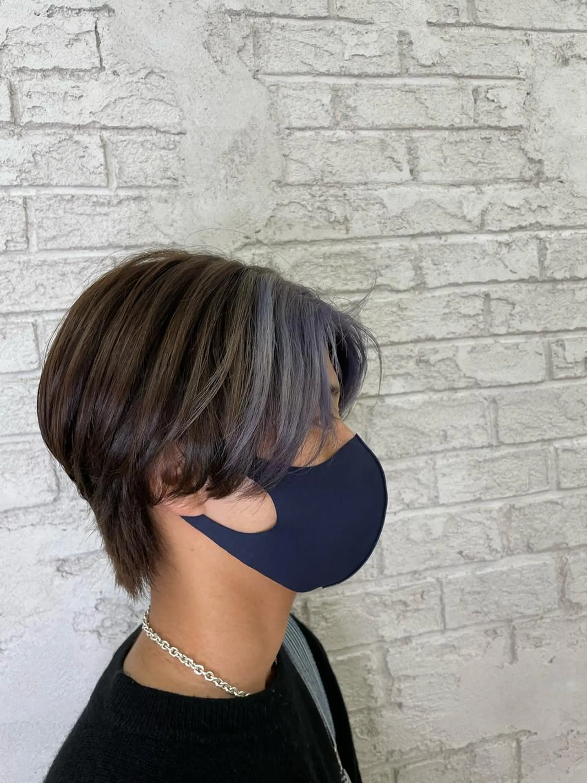 ショート カラー メンズ センターパート ミストバング ブルーカラー  フェイスフレーミング ブリーチ特化 ハイトーンRYOYAのヘアスタイル