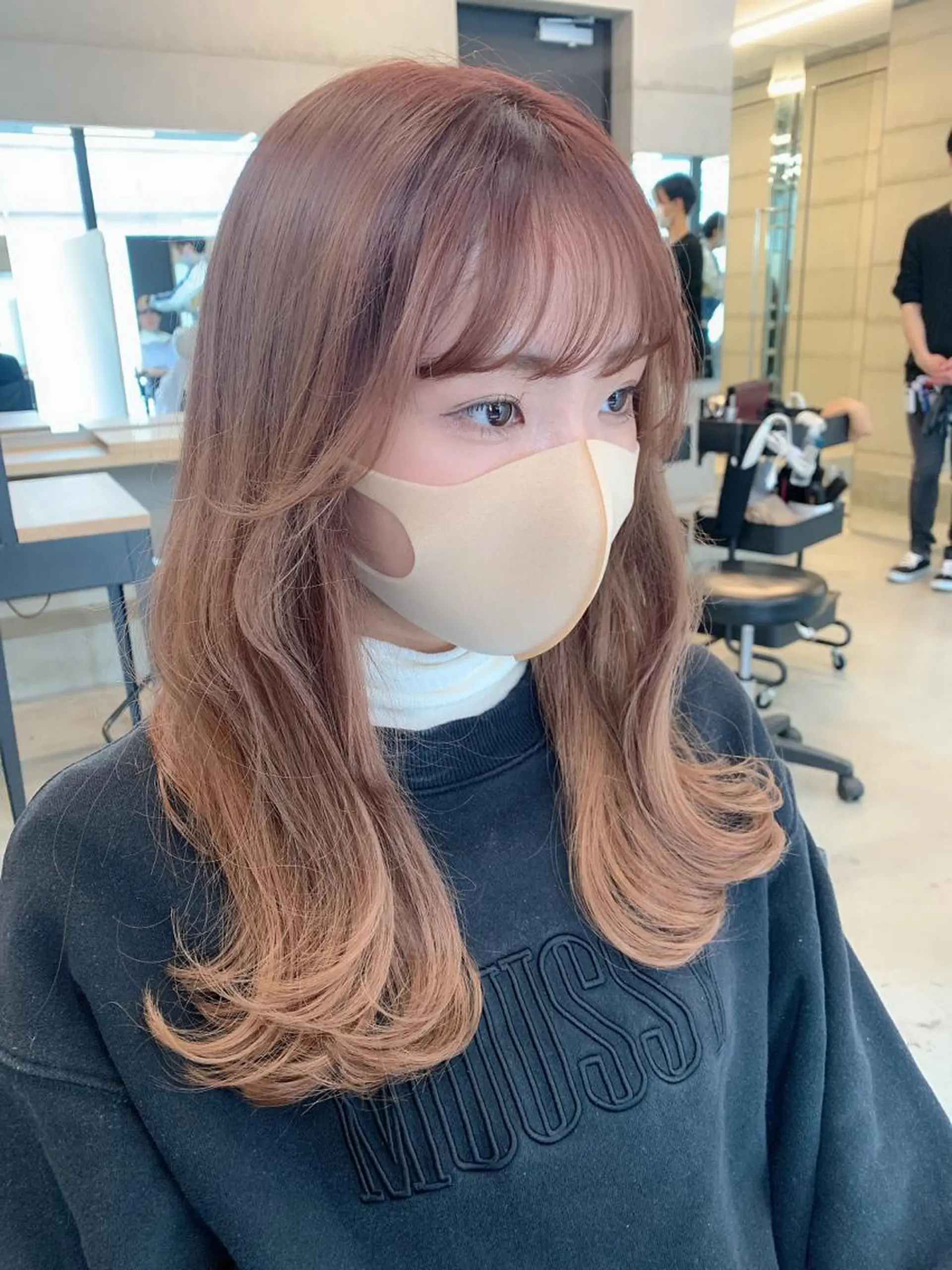 ミディアム カラー ミディアムパーマ ベージュカラー ブリーチ ケアブリーチ ダブルカラー 透明感/オリーブ/ グレージュ/YUKAのヘアスタイル