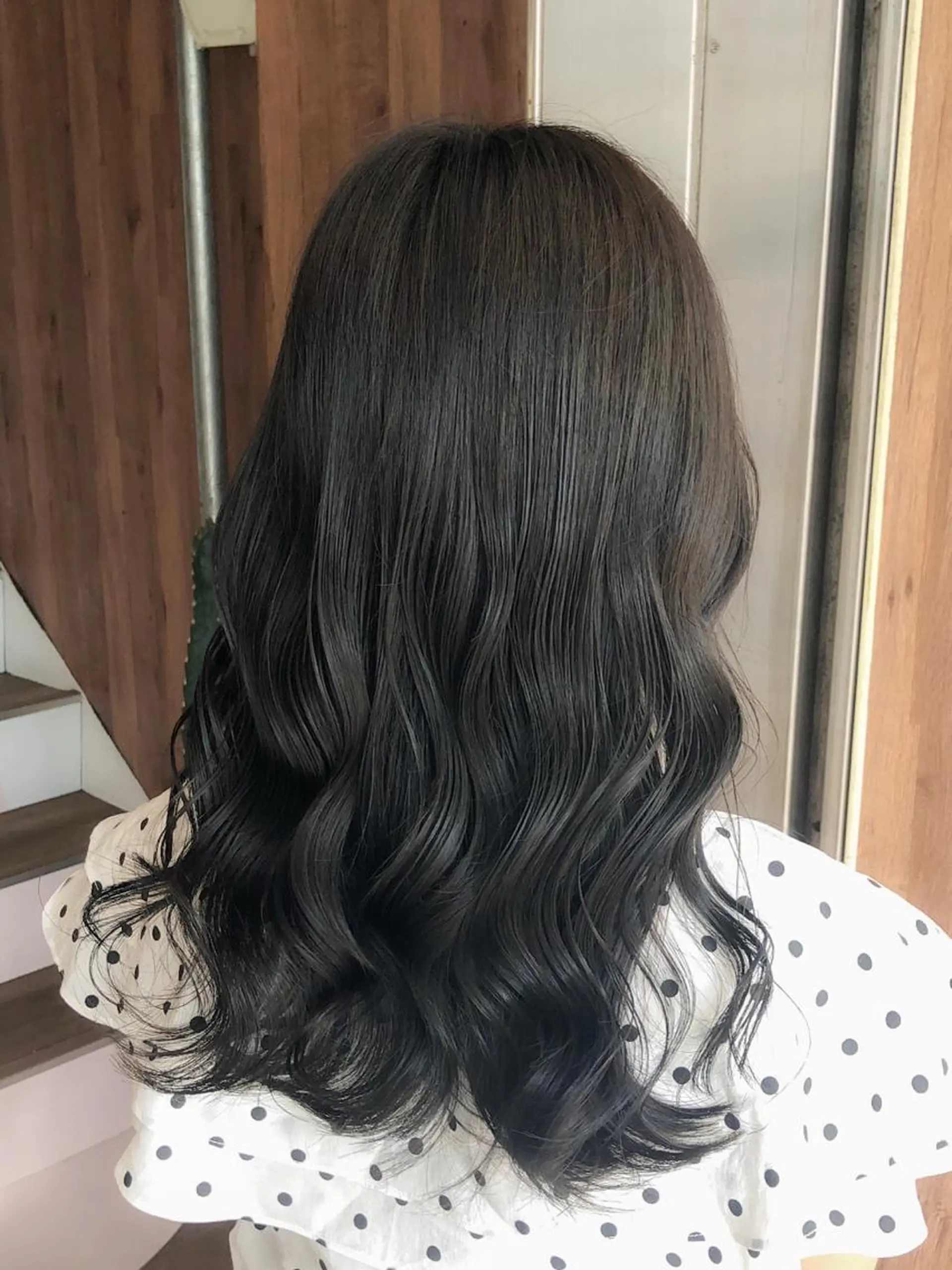 ロング カラー ヘアカラー トリートメント 関 彩花のヘアスタイル