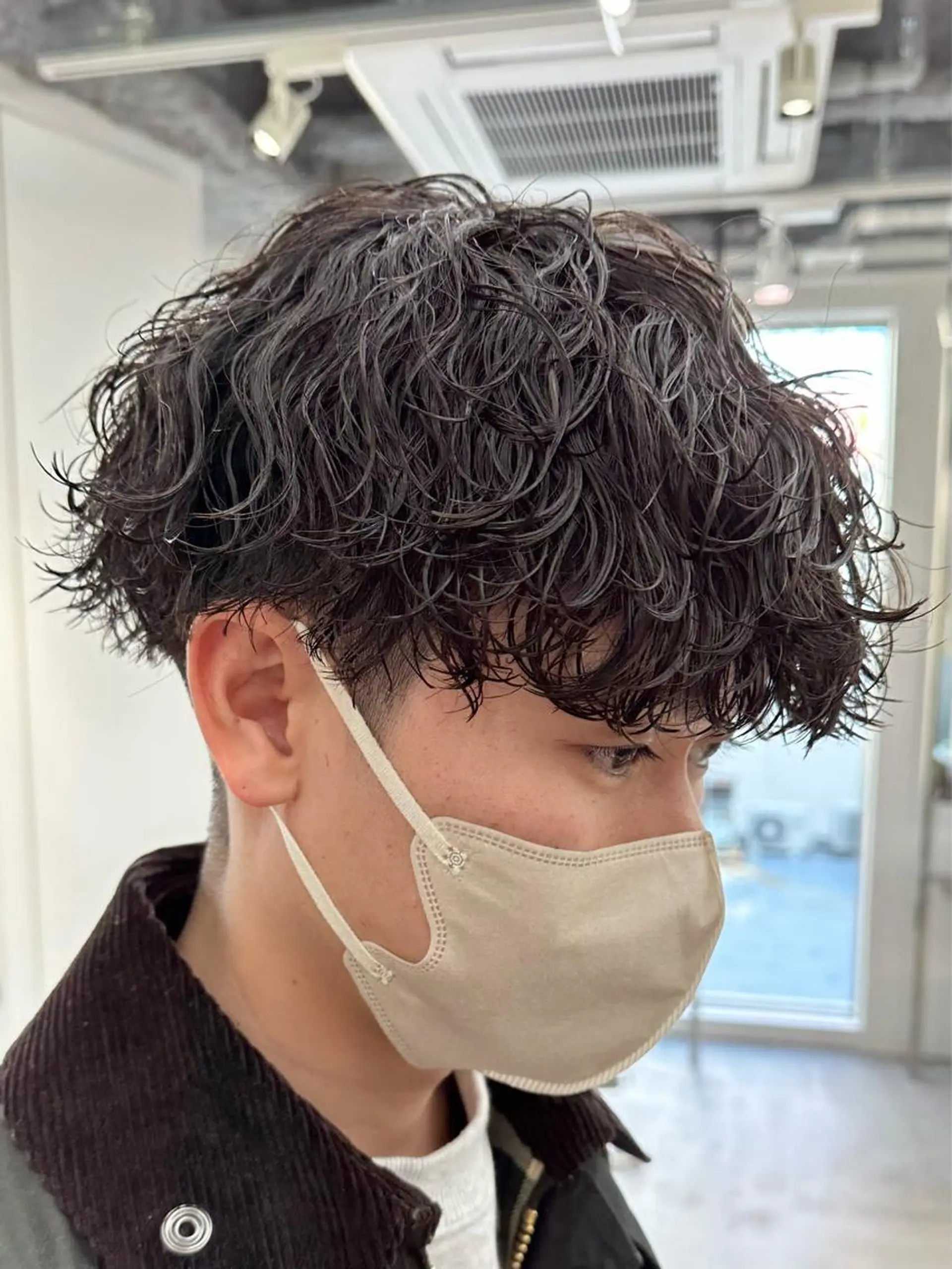 ミディアム パーマ メンズ ミディアムパーマ マッシュ メンズパーマ ツイストスパイラルパーマ 波巻きパーマ ヘアカラー fifth 天神大名所属・天神大名メンズパーマ メンズショートのヘアスタイル