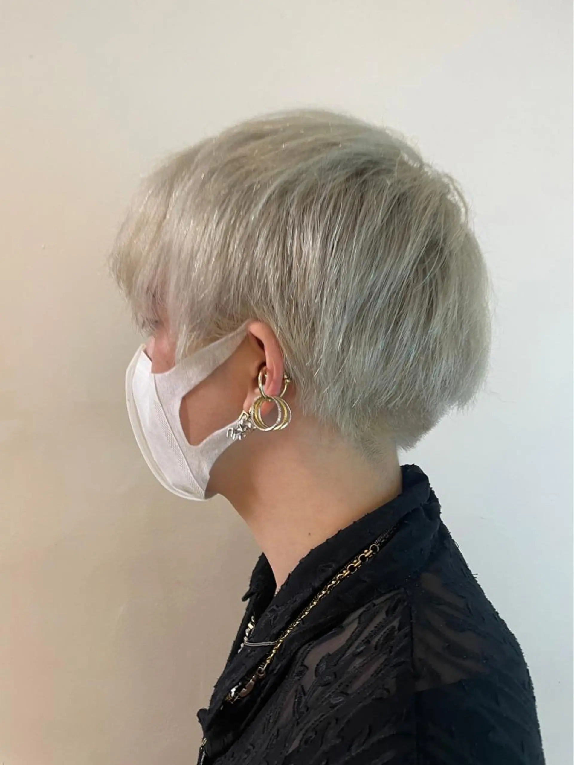 ショート カラー ヘアカラー トリートメント 切りっぱなしボブ レイヤー/縮毛矯正のヘアスタイル