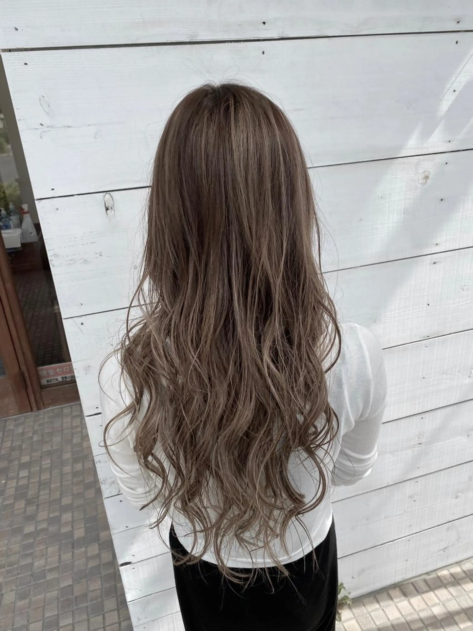 カラー SALOWIN栄 高須大貴のヘアスタイル