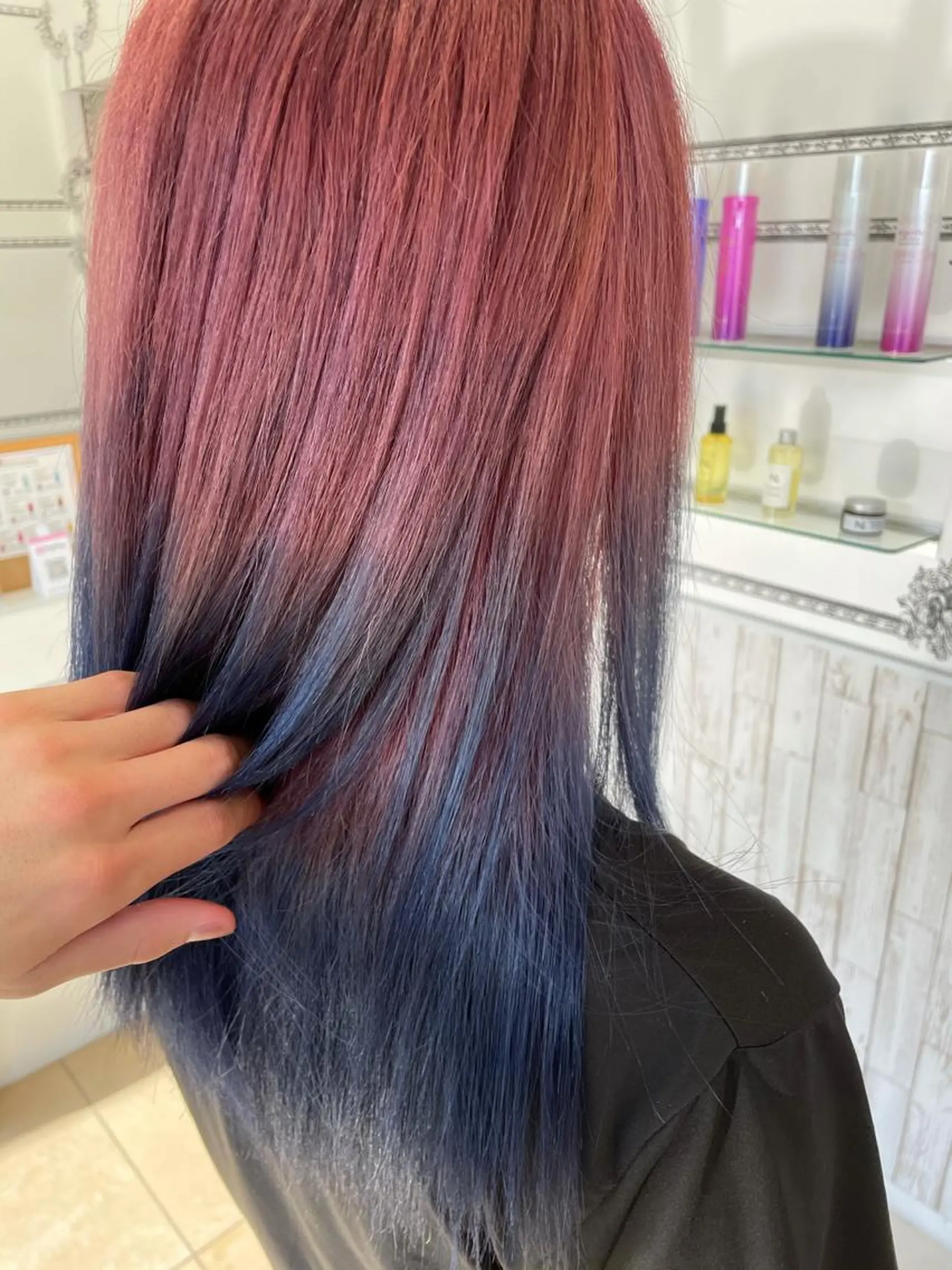 セミロング 岡本 健秀のヘアスタイル