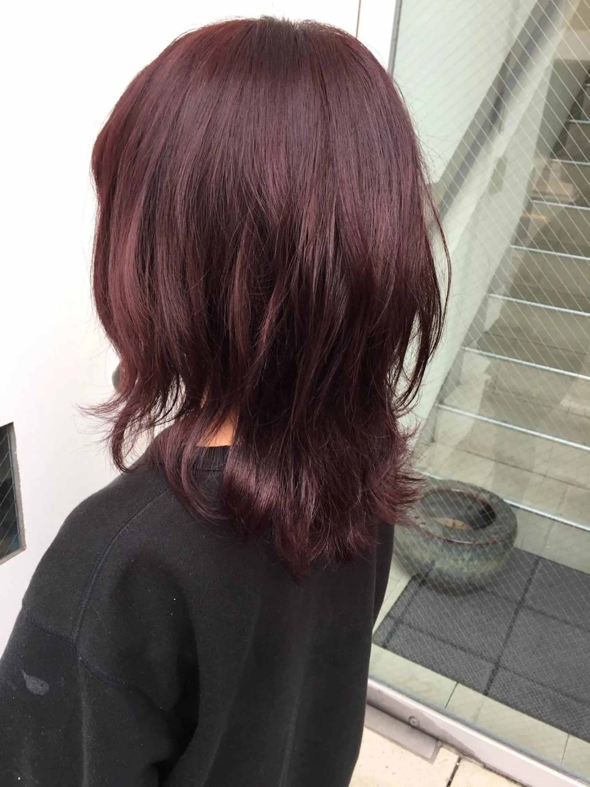 ミディアム カラー ブリーチ ブリーチなしカラー パープルカラー レイヤーカット 武田 久司のヘアスタイル