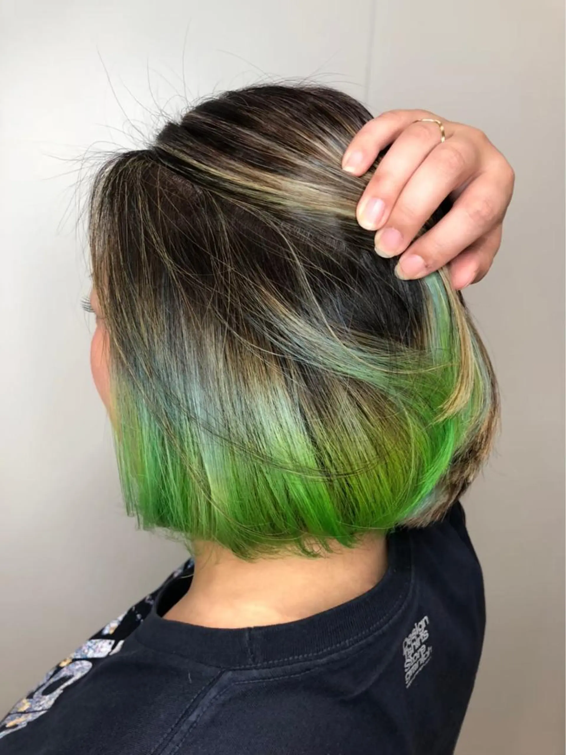 ショート カラー デザインカラーウルフ 宙也のヘアスタイル