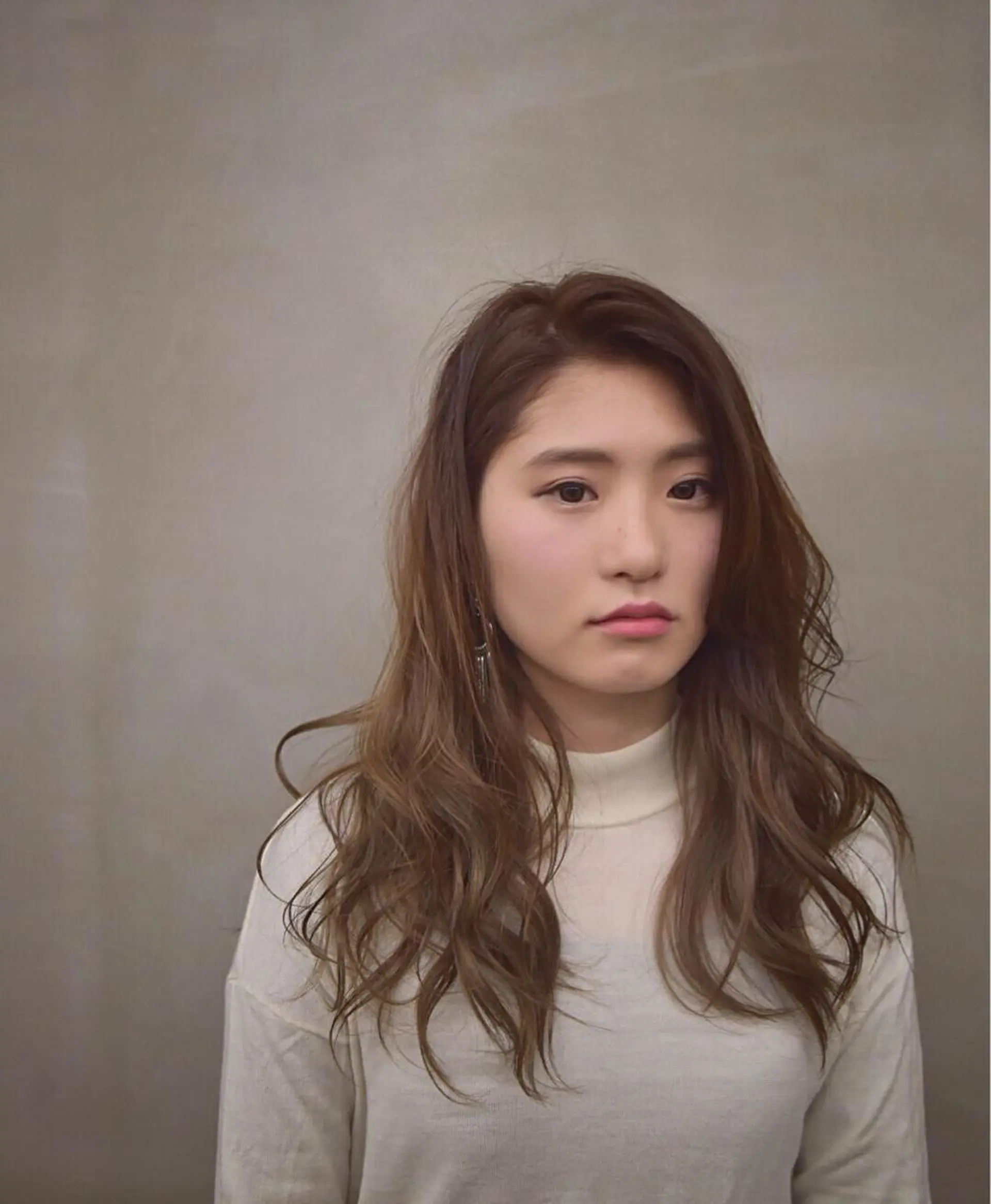 ミディアム セミロング ロング カラー グレージュ ハイライトカラー ハイライト 磯部 巧 bob/ショートのヘアスタイル