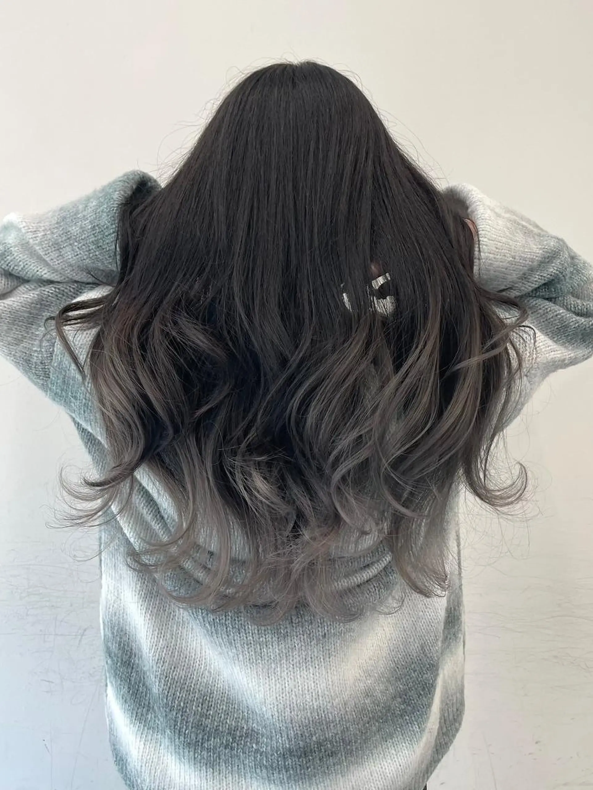 ロング アッシュ 韓国風ヘア 縮毛矯正 【公式】amble luxe 中野のヘアスタイル