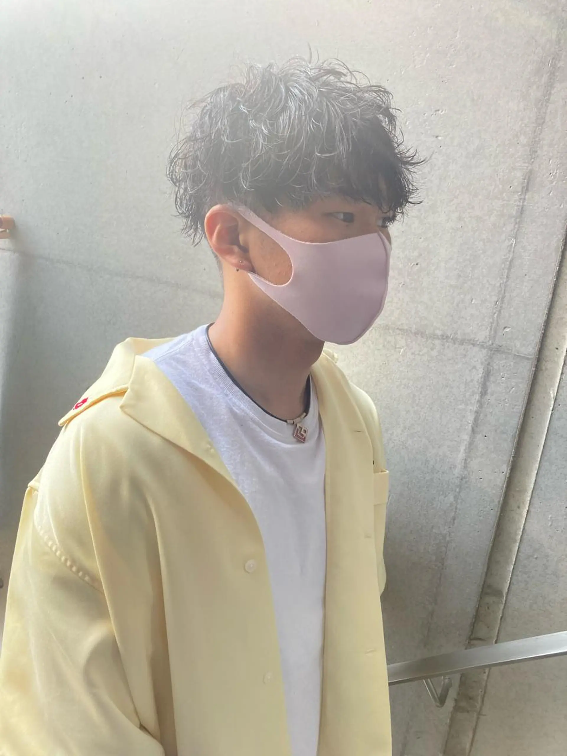 パーマ メンズ 顔まわりレイヤー デザインカットのヘアスタイル