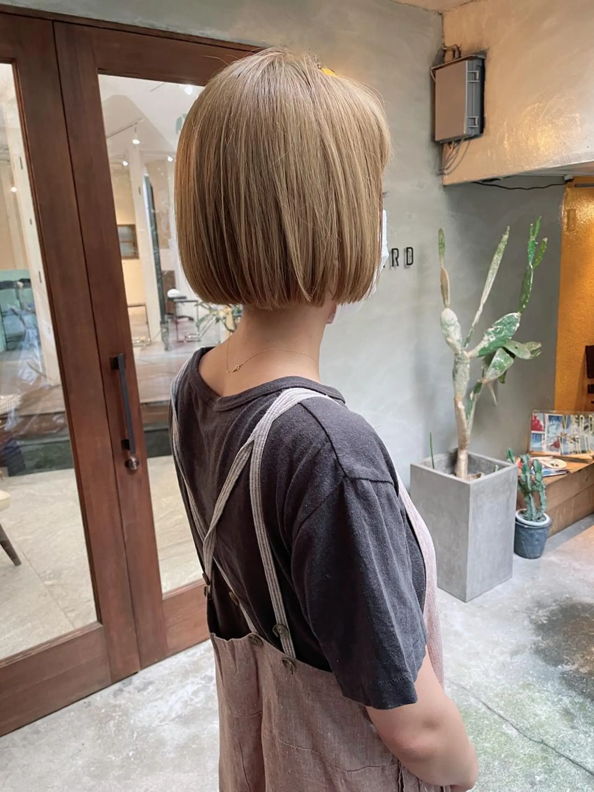 ショート カラー 高橋 愛美のヘアスタイル