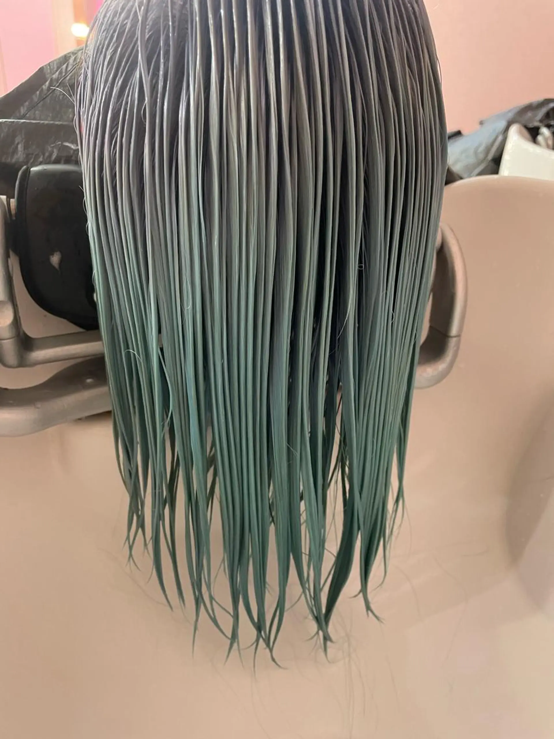 ロング カラー アッシュ アッシュグレー アッシュグレージュ バレイヤージュ ミストバング ✨色落ちまで可愛い✨ MANATO🎨🌈のヘアスタイル