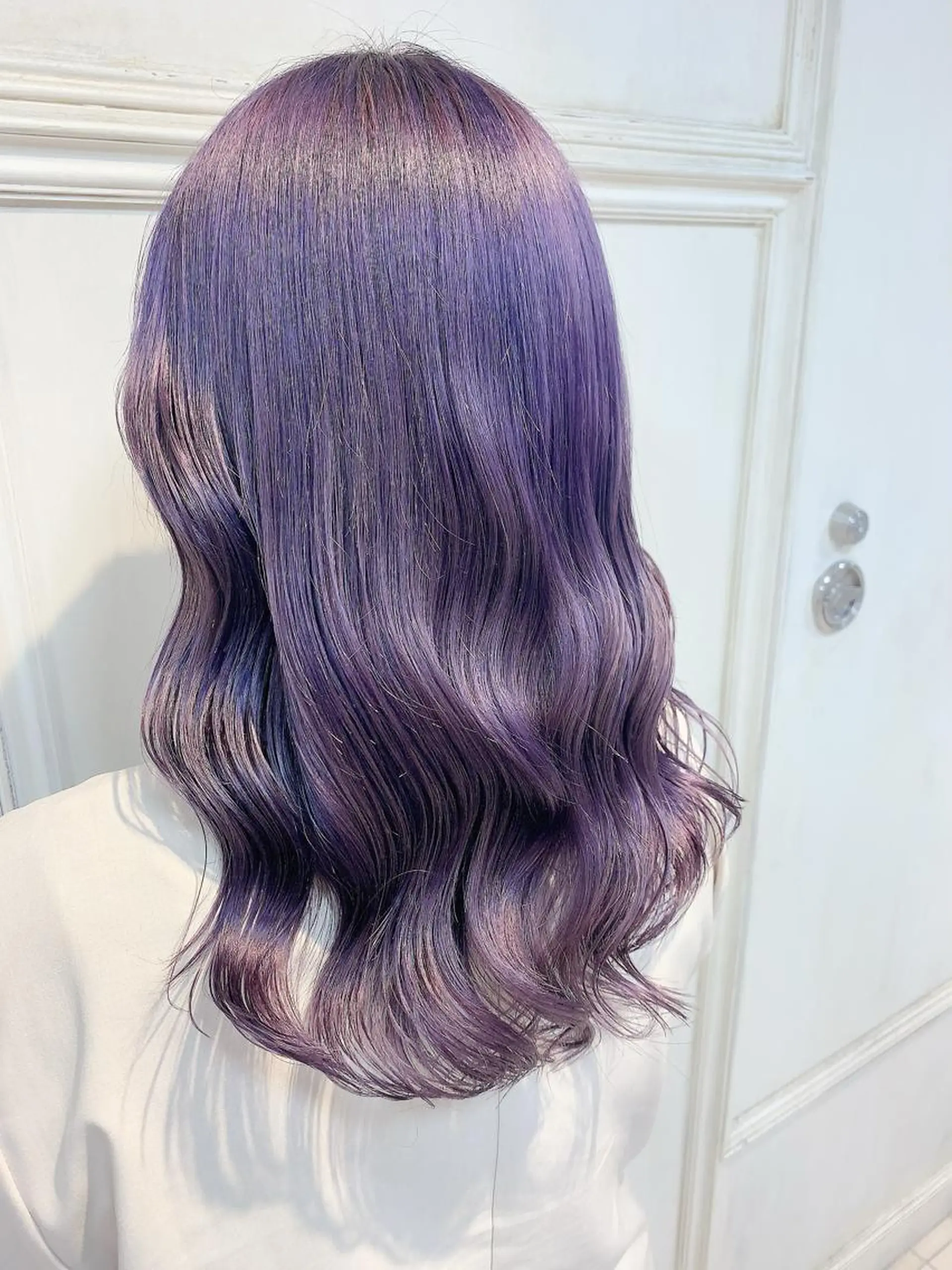 セミロング カラー ヘアカラー 透明感ハイトーン🦄 キラ🌈のヘアスタイル