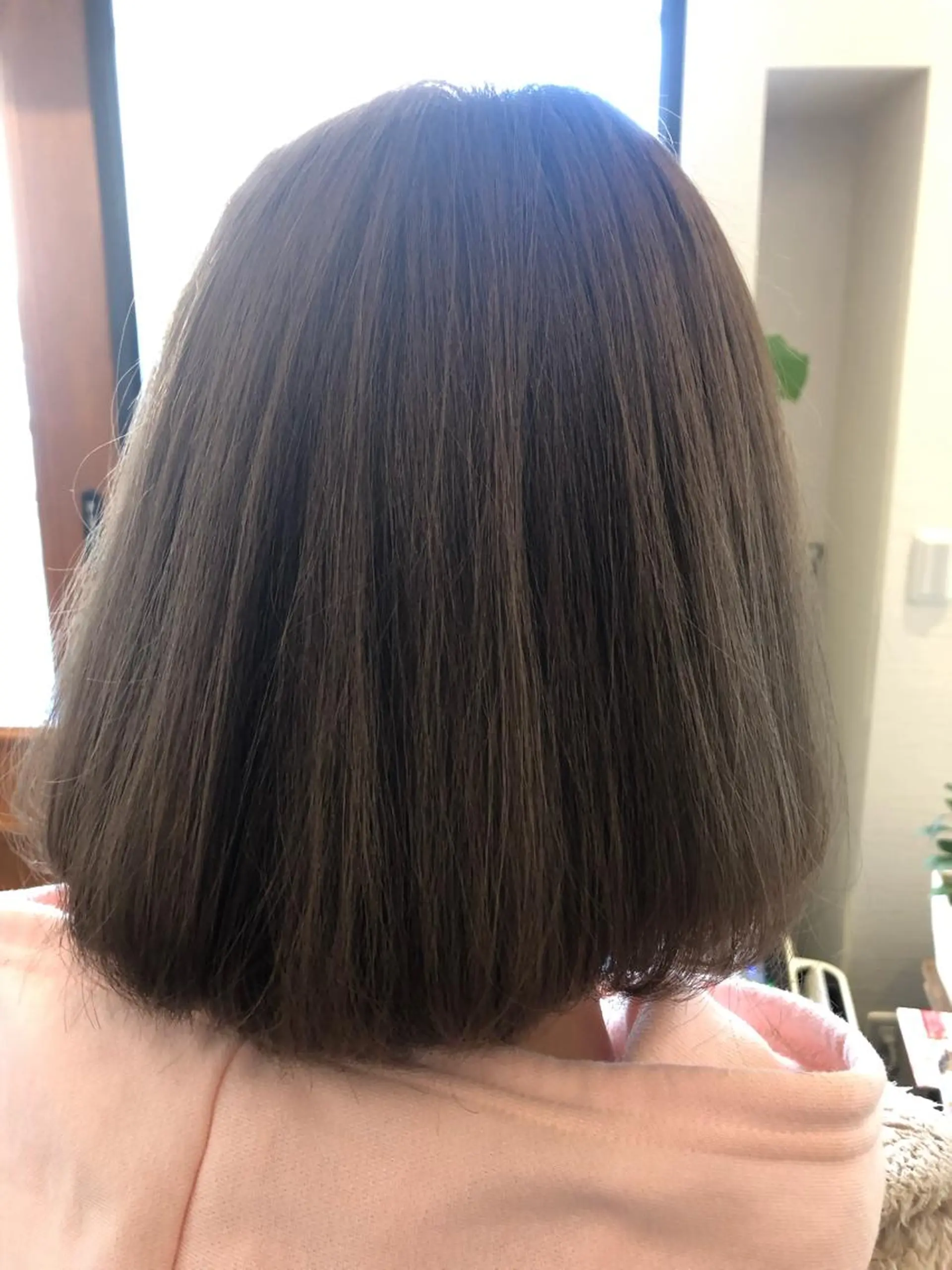 ミディアム カラー アッシュ ミルクティーアッシュ 皆巳 達郎のヘアスタイル