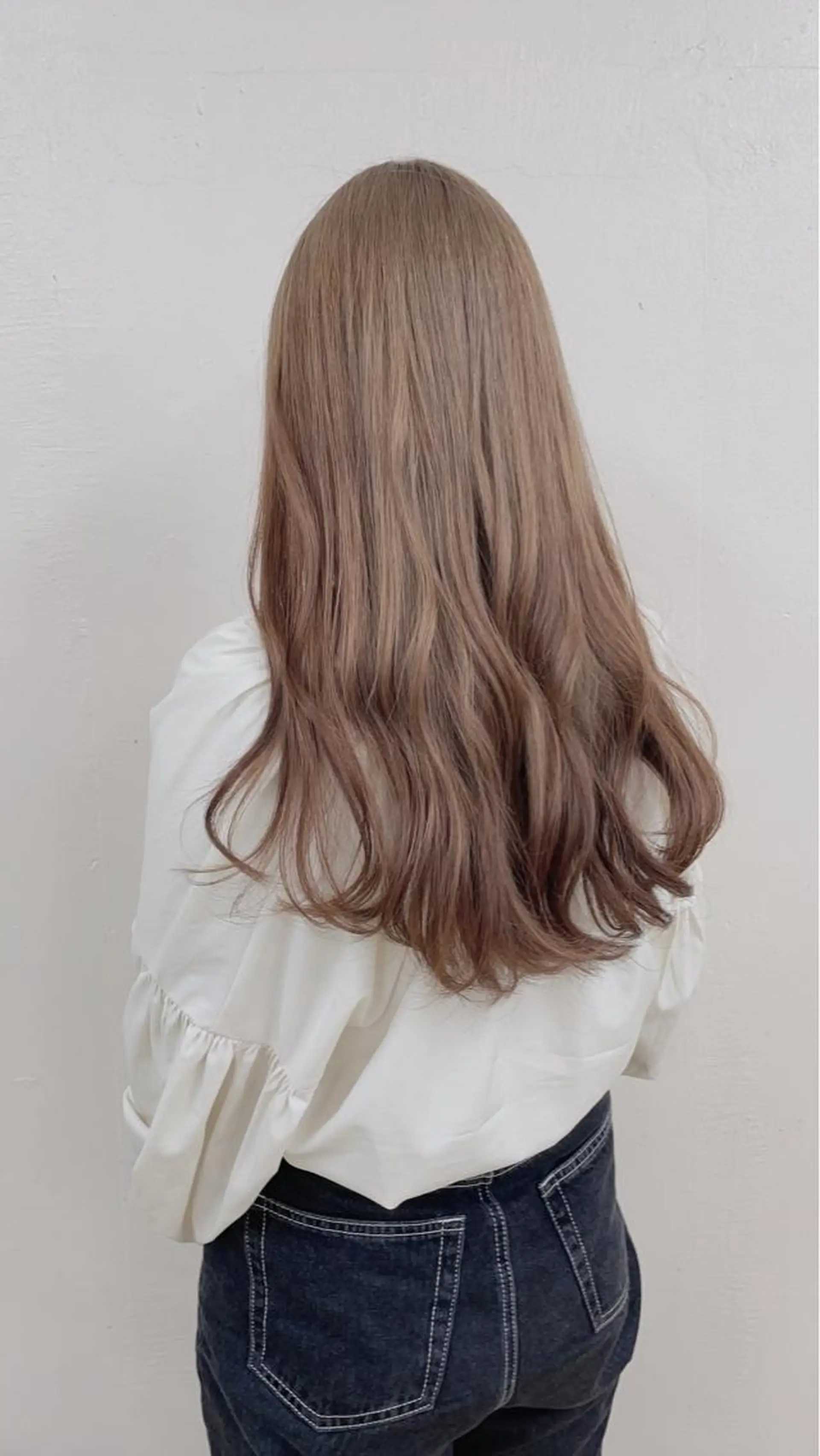 ミディアム カット ヘアカラー トリートメント サロウィン新宿三丁目East所属・顔周りレイヤー/新宿 /モテ艶カラー/航介のヘアスタイル