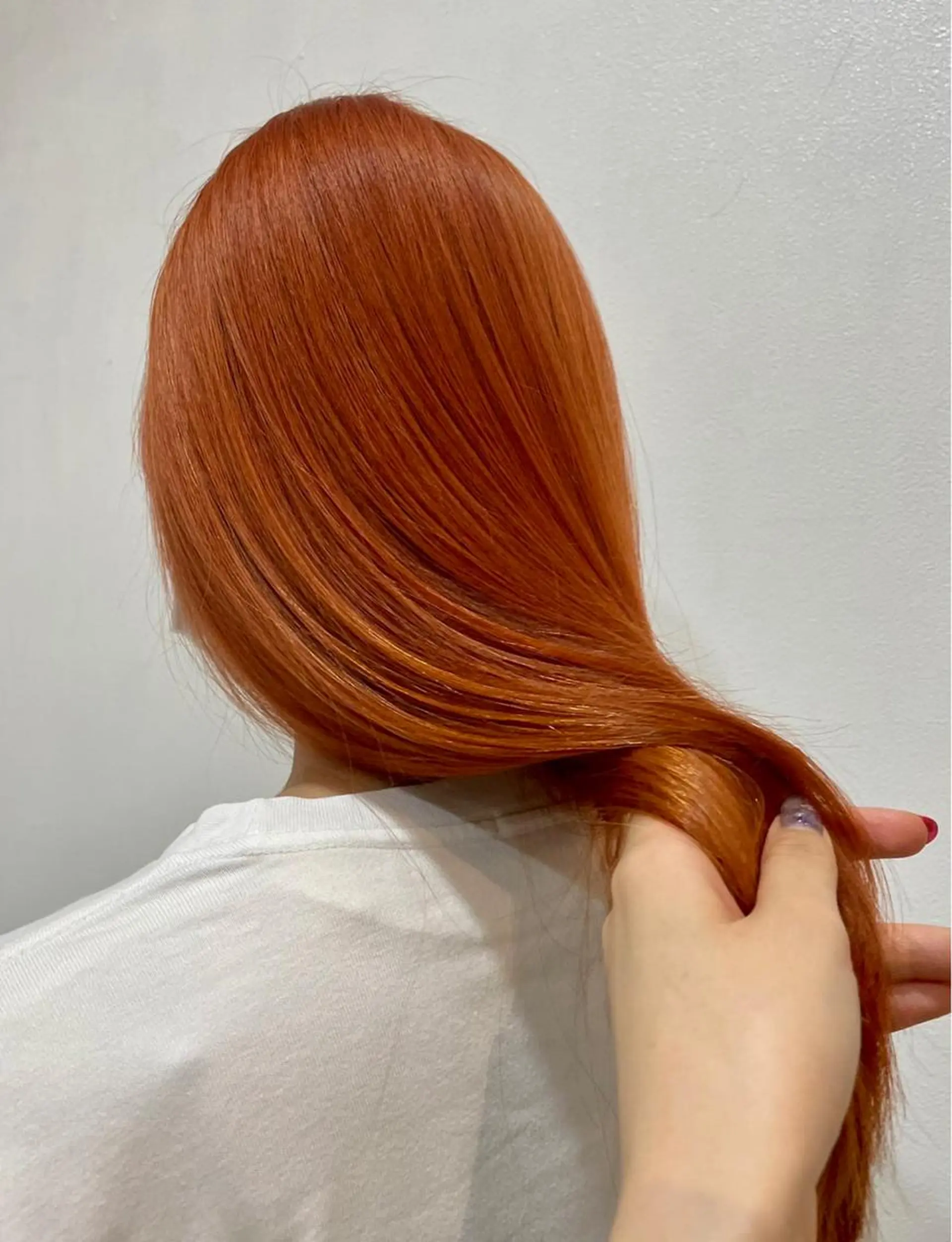 ロング カラー オレンジ 丸山 純奈のヘアスタイル