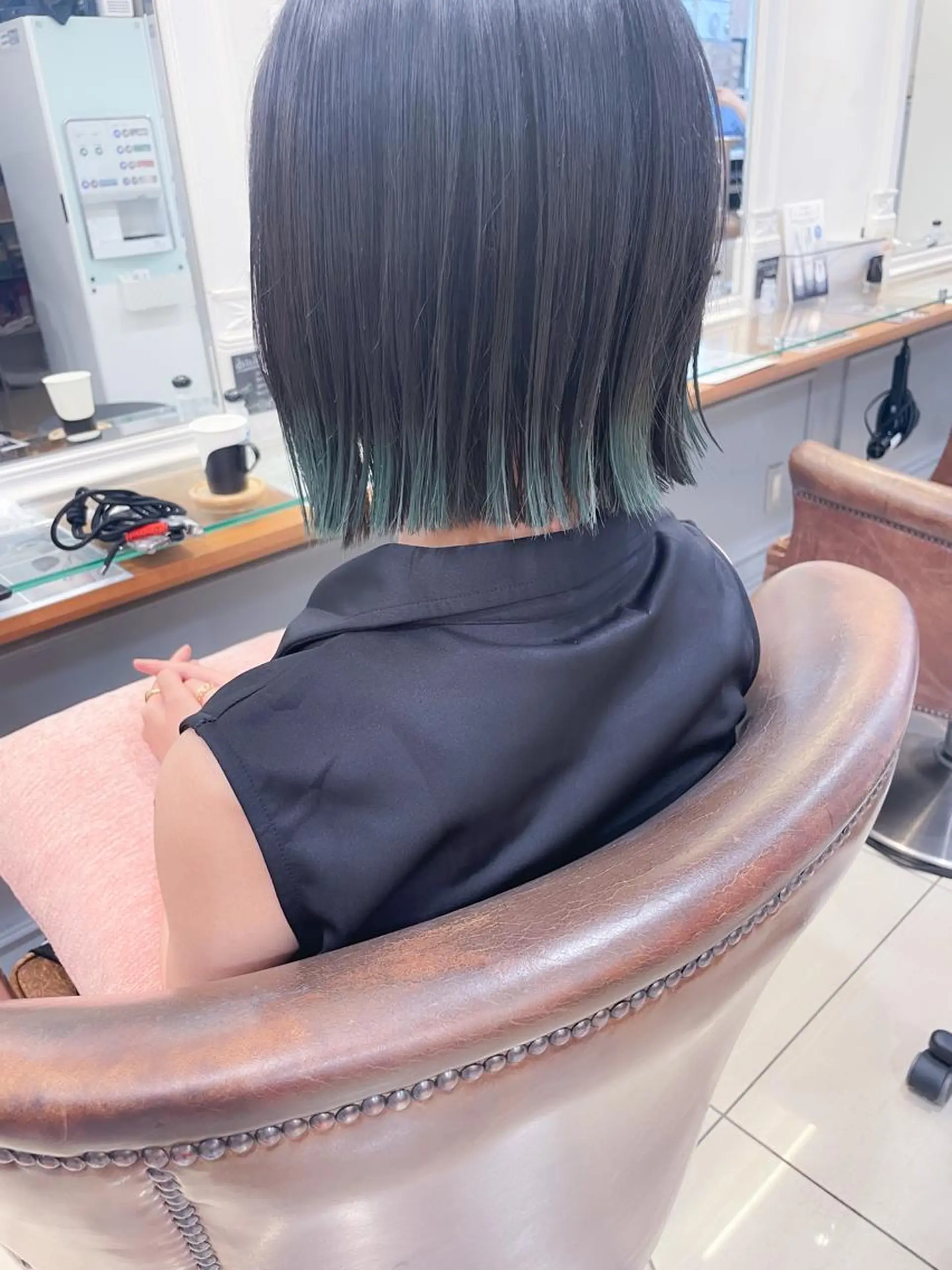 ミディアム カラー 切りっぱなしボブ インナーカラー オリーブカラー ボブ ヘアカラー トリートメント ヘッドスパ ✨カラー支持No.1 🧸ワキ カナコ🧸のヘアスタイル