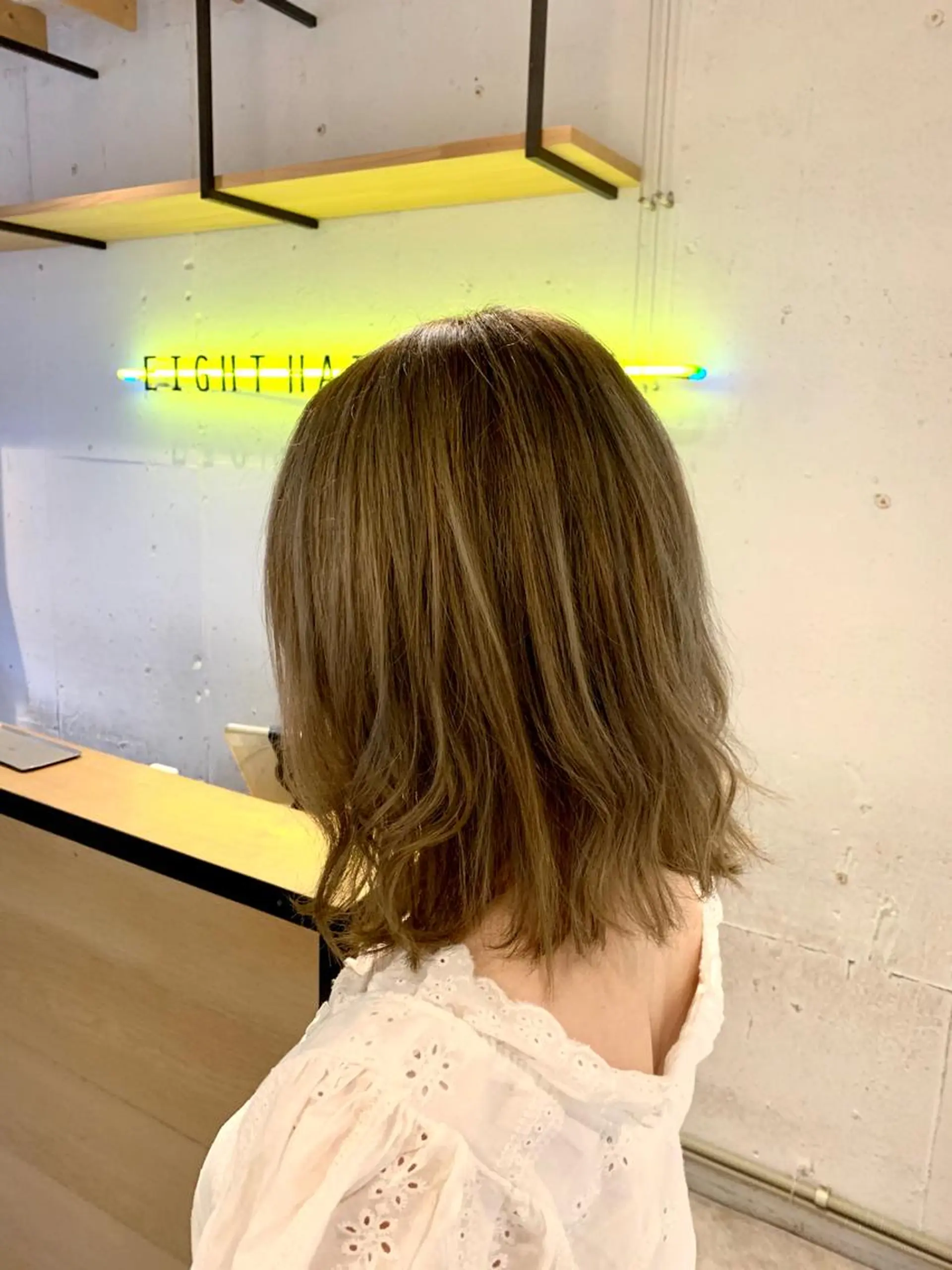 ミディアム カラー アッシュ ベージュカラー 外ハネヘア ヘアカラー トリートメント 💛丁寧さNo.🥇 🧸片山智裕💛のヘアスタイル