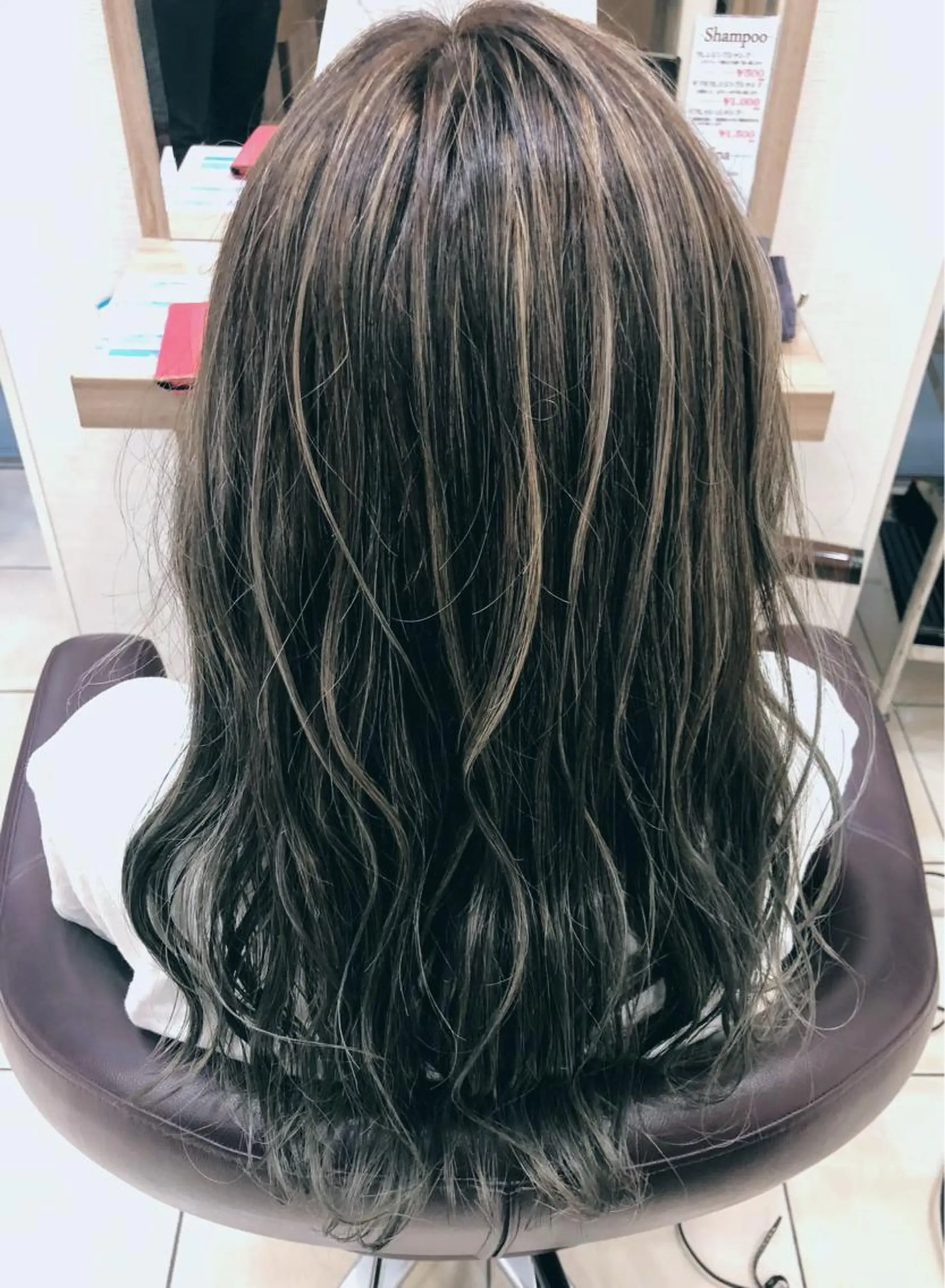 ロング カラー ハイライトカラー ハイライト 産休中です。 🌹sayu🌹のヘアスタイル