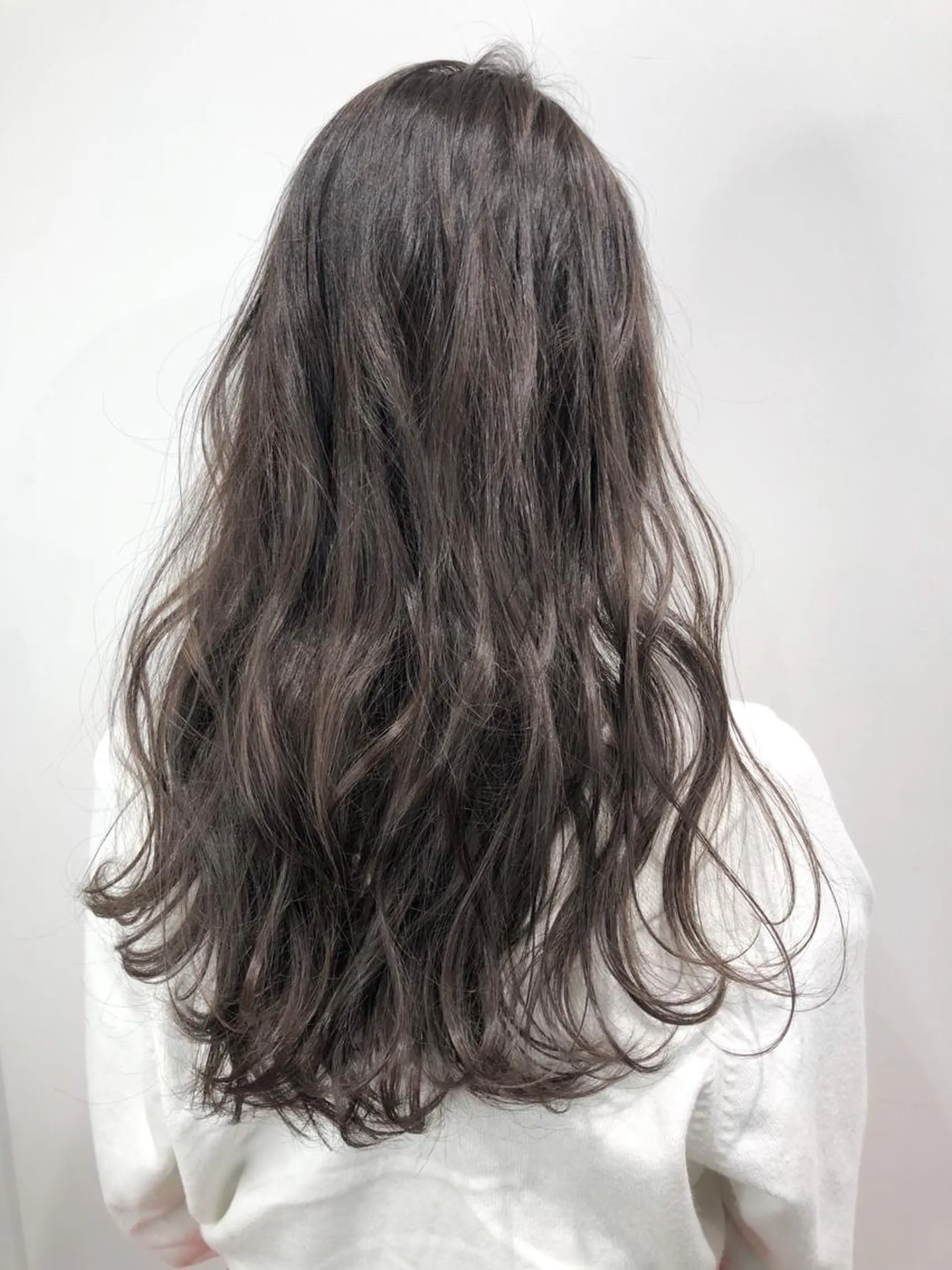 ロング カラー 透明感カラー ココアグレージュ グレージュ ハイライトカラー ハイライト 🌙HIZUKI🌙 ハイトーン 艶髪のヘアスタイル