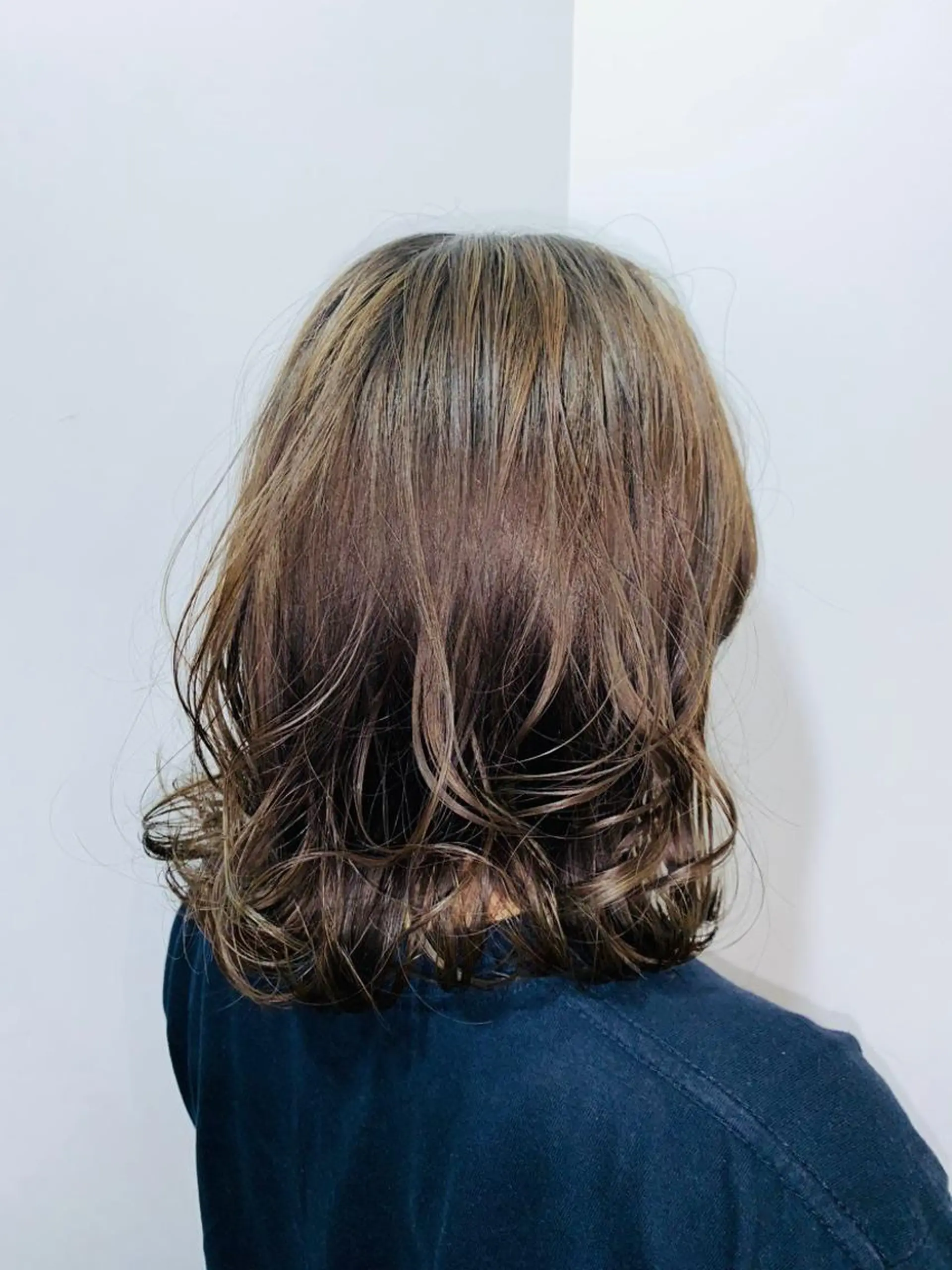 ミディアム カラー もにか🌞原宿/渋谷 🌝ブリーチカラーのヘアスタイル