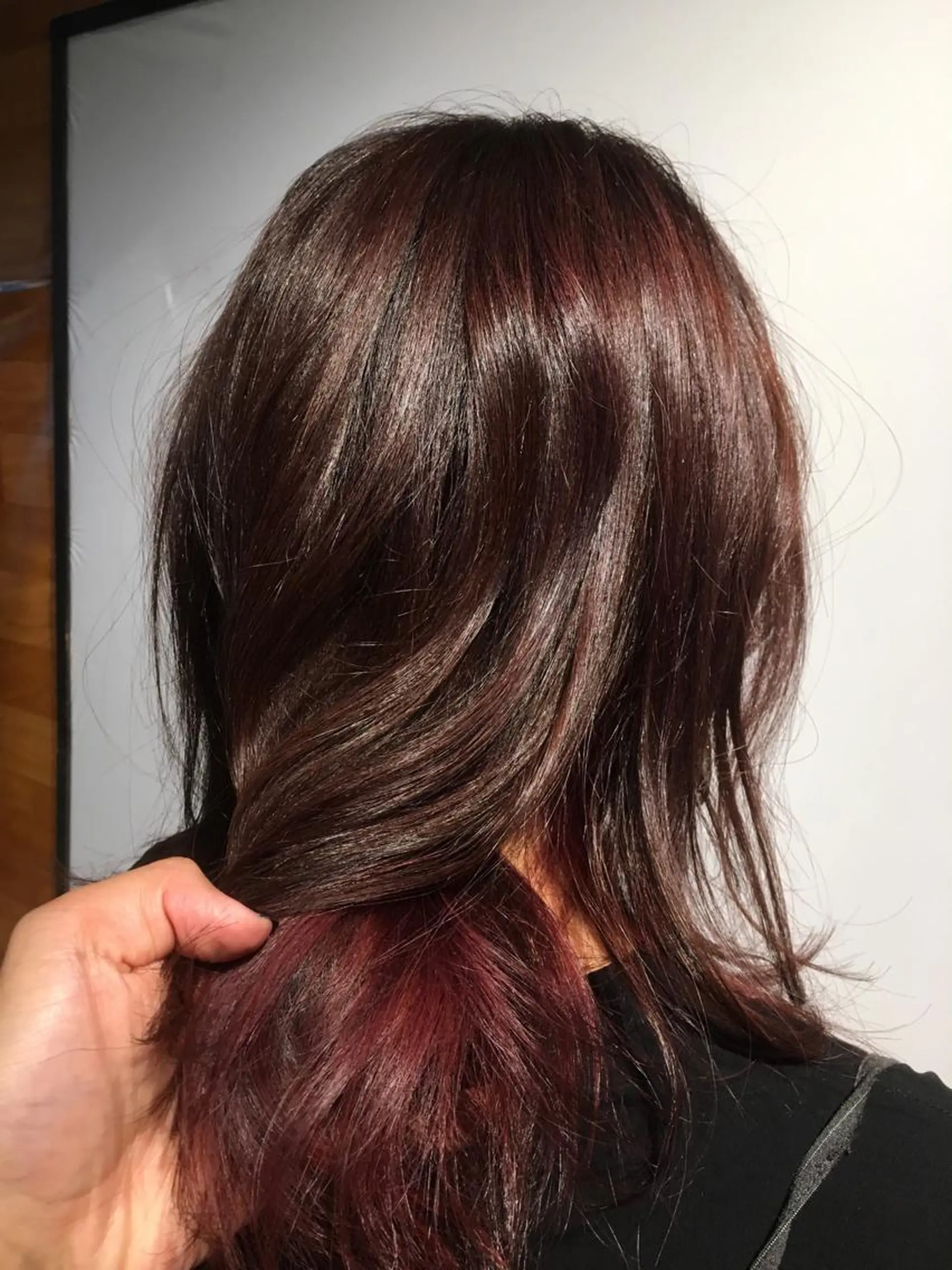 ミディアム カラー インナーカラー レッドカラー Lee東三国 店長 谷辻誠志のヘアスタイル