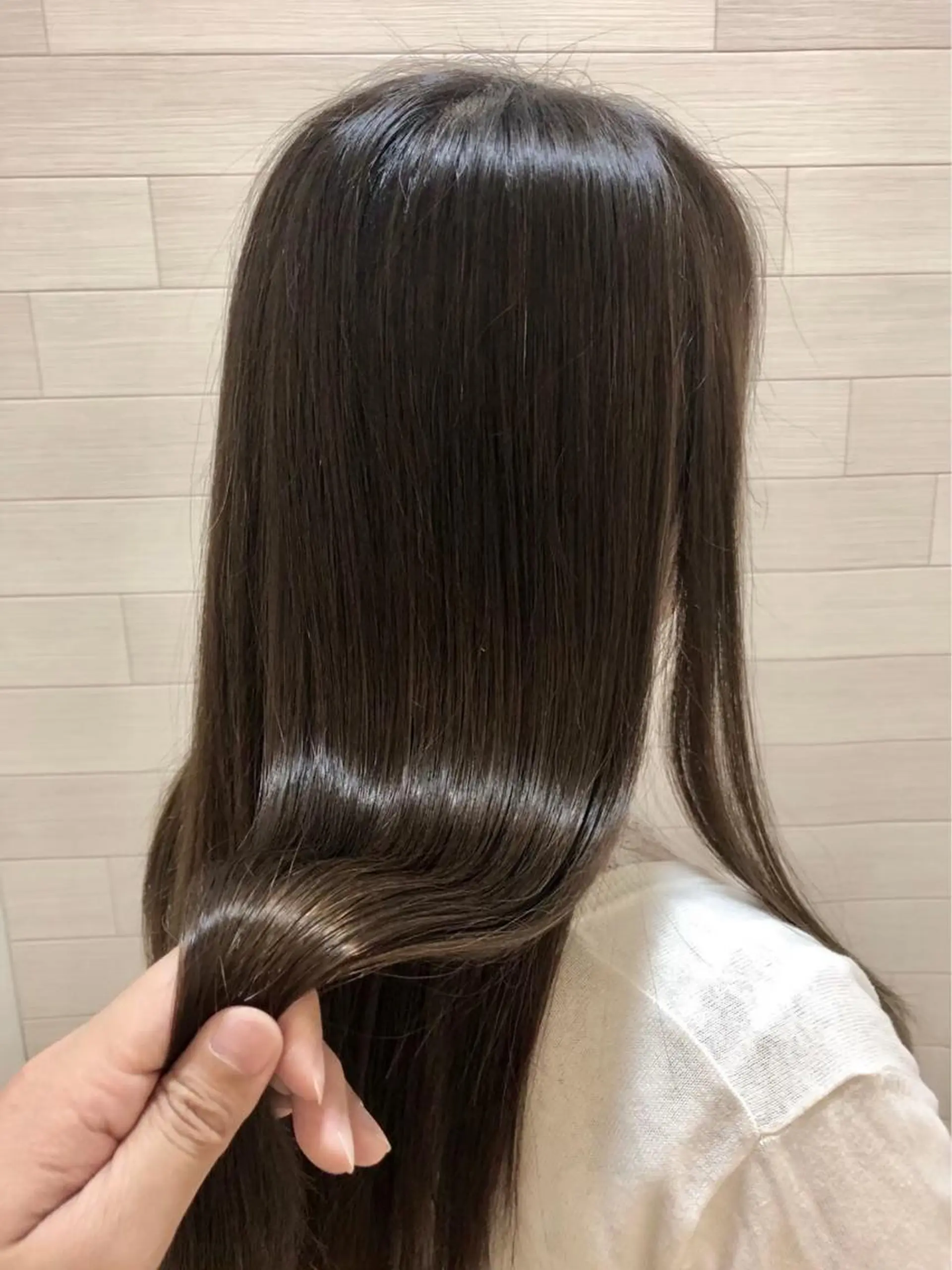 ロング カット 縮毛矯正 髪質改善・白髪ぼかし /お悩み対応カラーのヘアスタイル