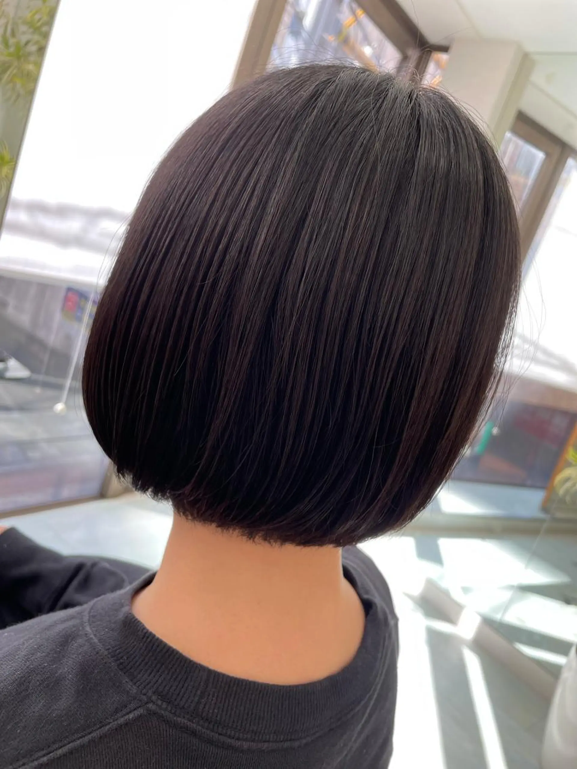 ショート カラー アッシュ ダークアッシュ ボブ カット パーマ 縮毛矯正 5/1～の予約に注意 チーフ西川凌史のヘアスタイル