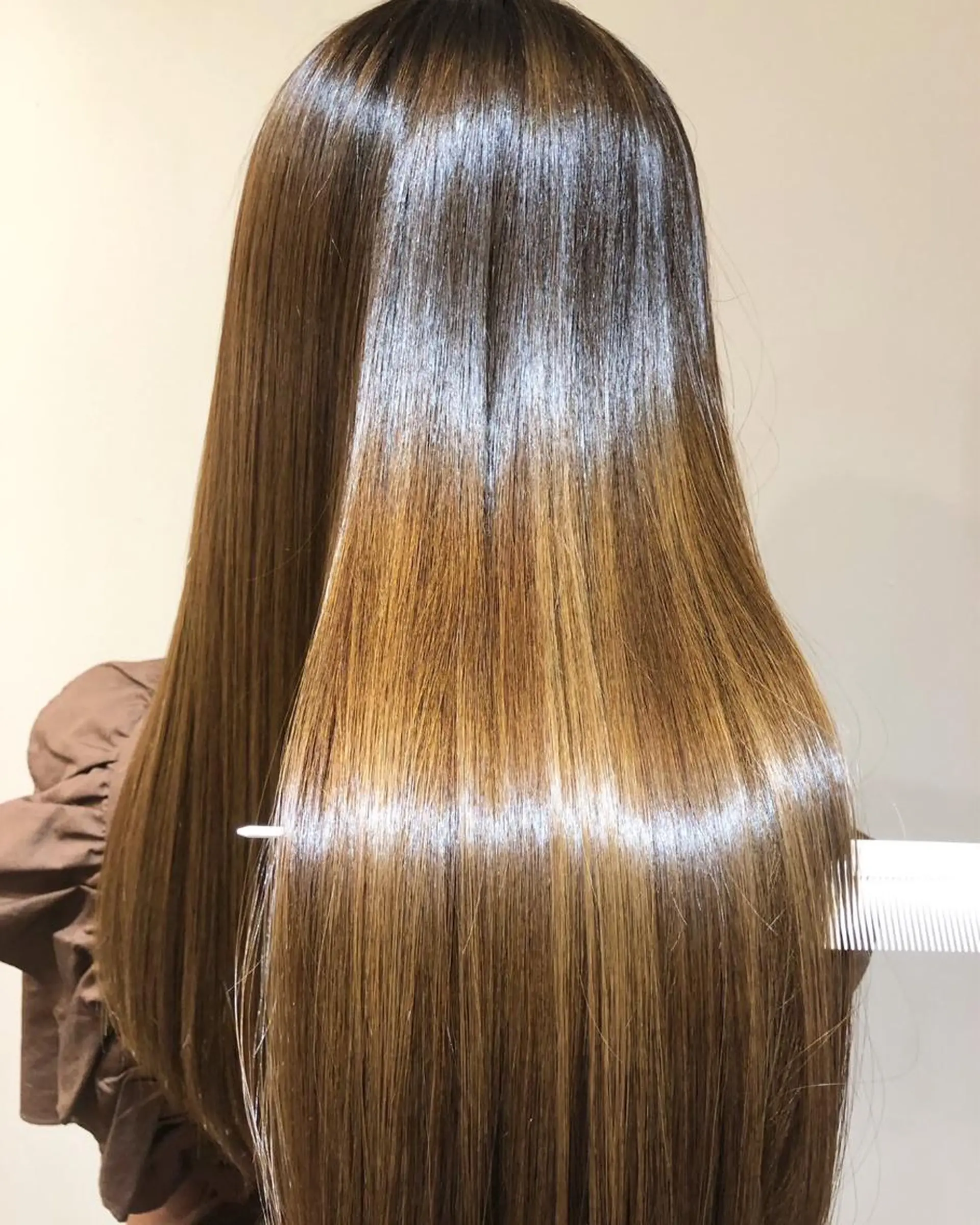 カラー 松岡 楓奈のヘアスタイル