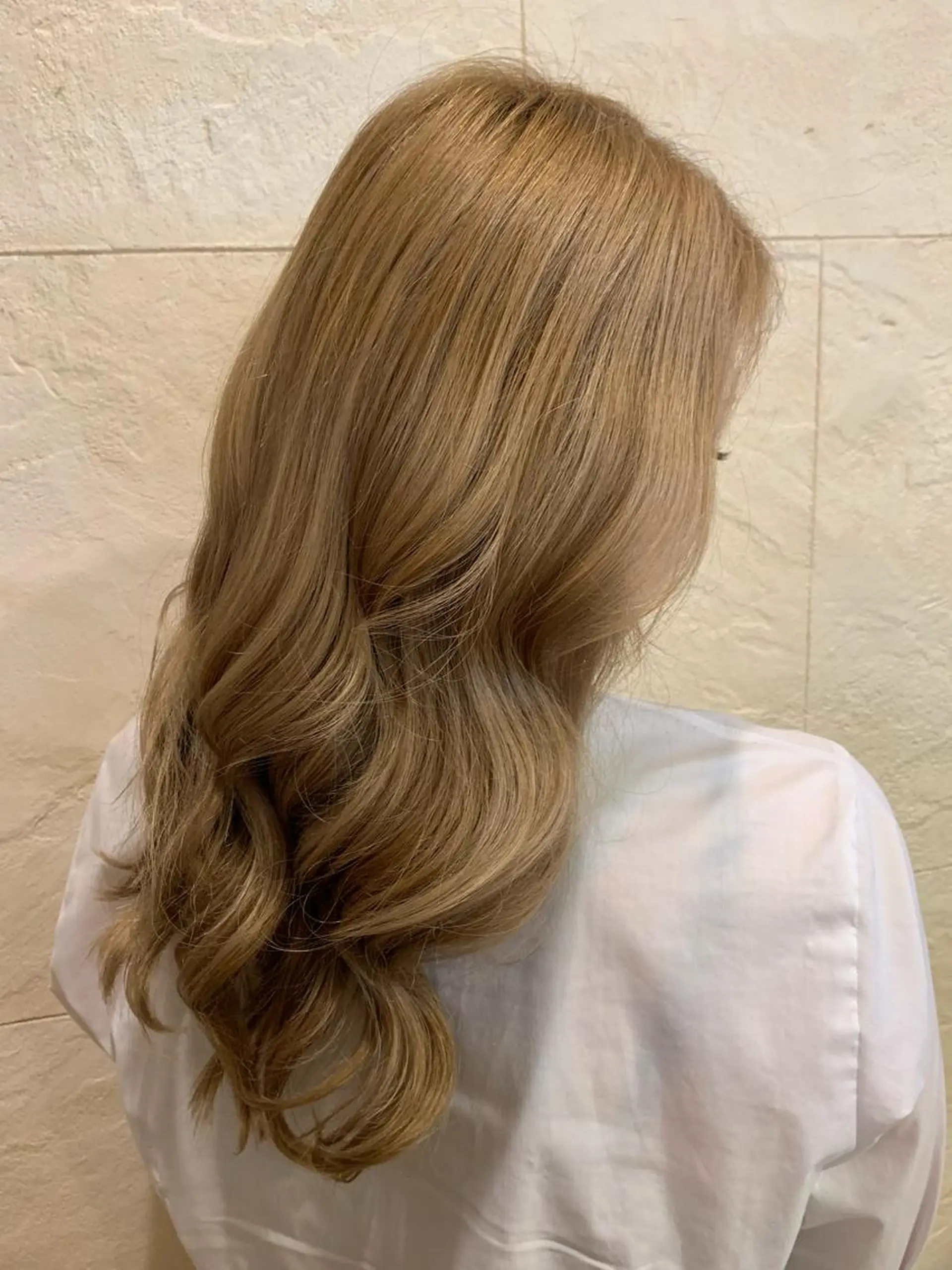 ロング 高橋 沙希のヘアスタイル