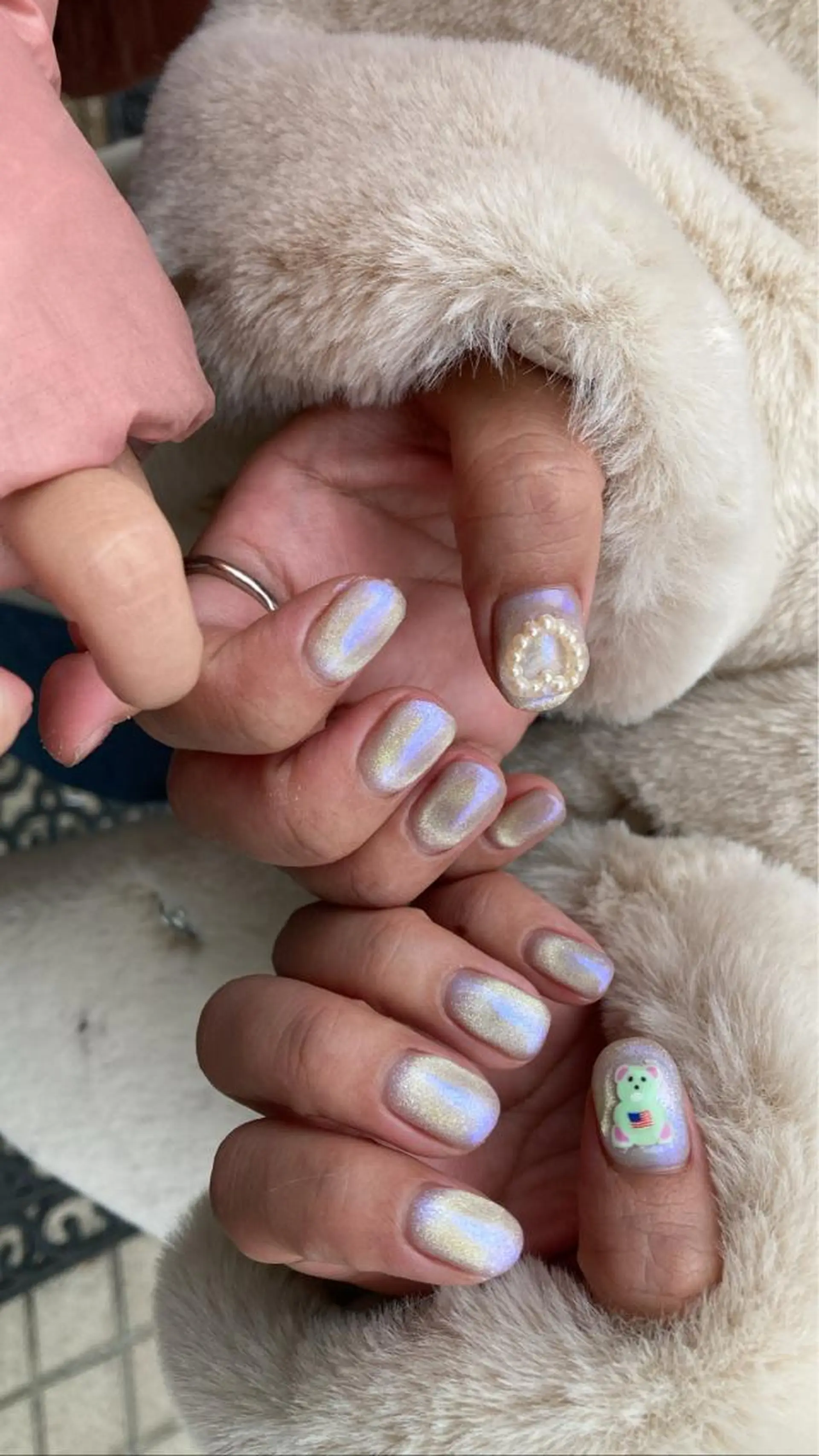 ネイル nailsalon hue所属・小山 羽奈のネイルデザイン