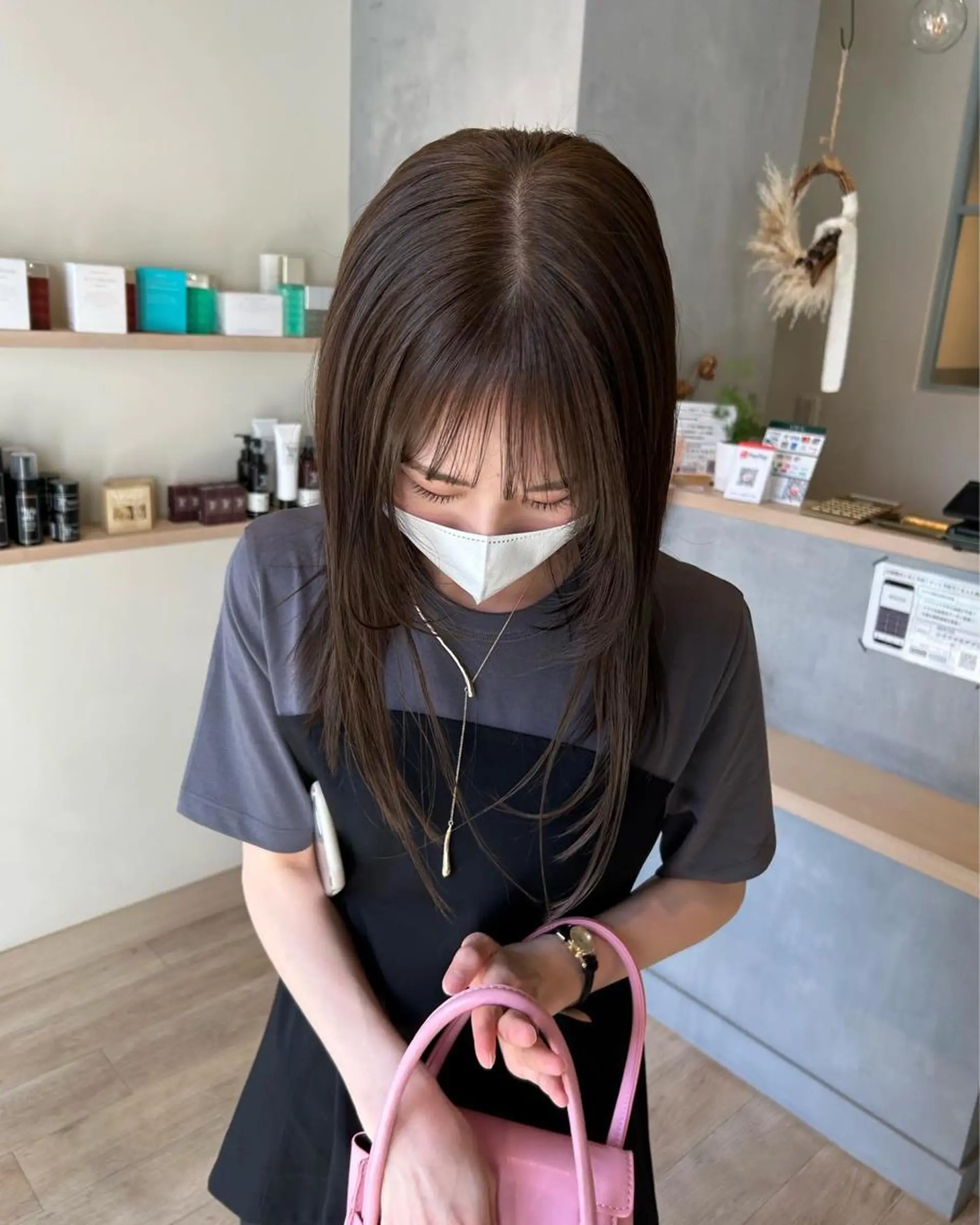 ミディアム カラー 顔まわりレイヤー 顔周りカット レイヤーカット kanami - ROCCO -のヘアスタイル