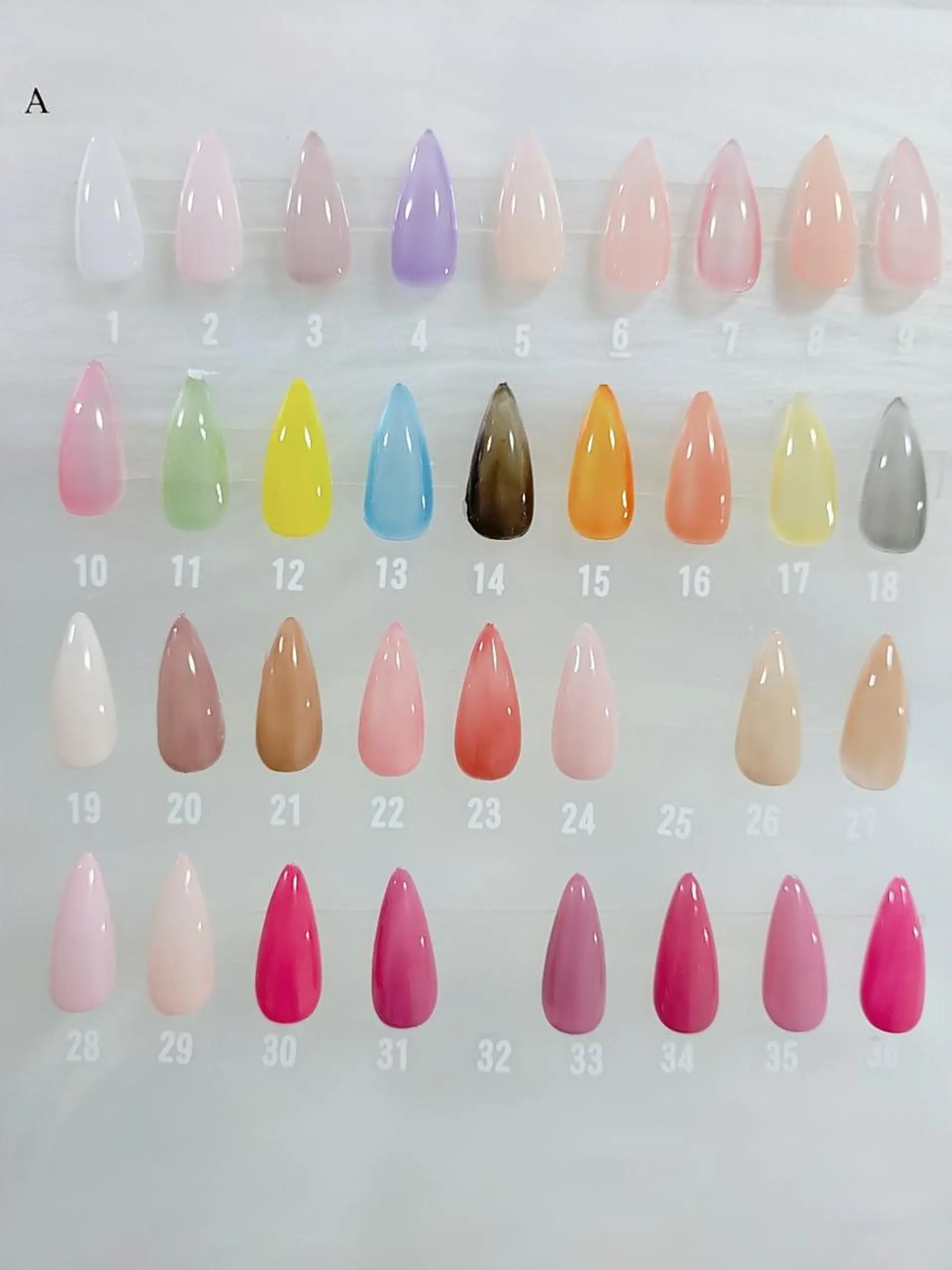 ネイル MiKi Nai池袋 長さだし得意のネイルデザイン