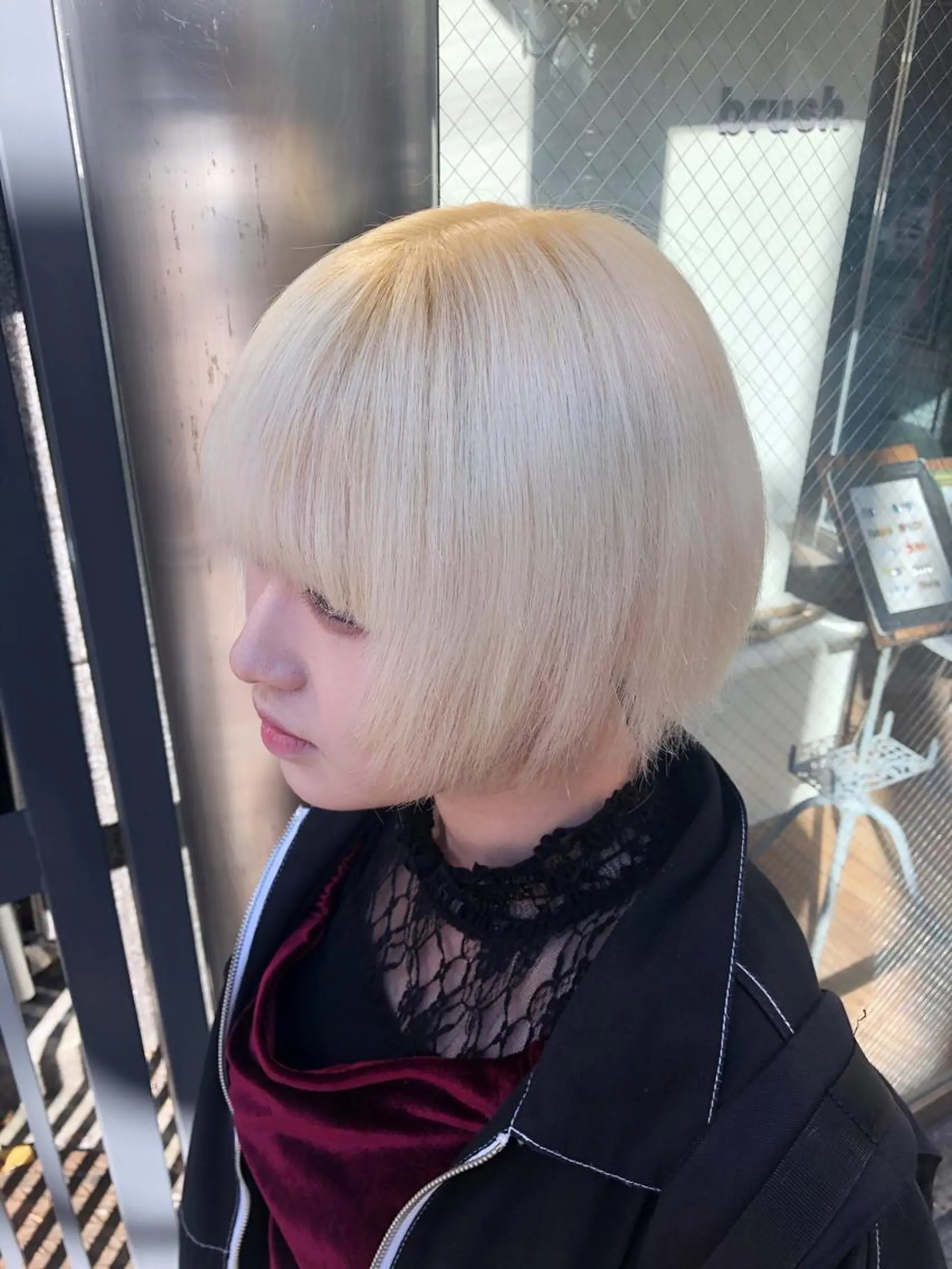 ショート カラー ブリーチ 抜きっぱなしブロンド ブロンド ホワイトブロンド masa/ボブ特化/ ぷつっとボブのヘアスタイル