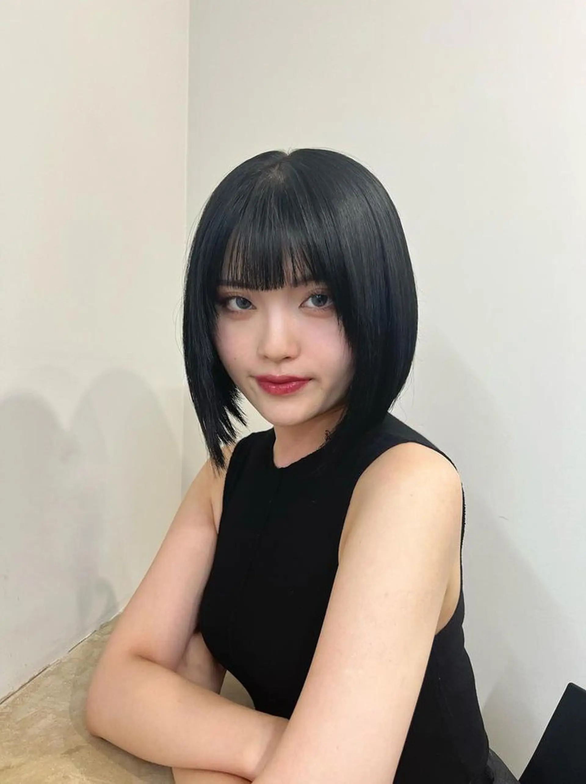 ミディアム カラー パーマ ヘアアレンジ メンズ キッズ ネイル マツエク・マツパ アイブロウ メンズブリーチ メンズインナーカラー 黒髪 ブリーチ ブルーカラー 韓国風レイヤーカット グレージュ/大希のヘアスタイル