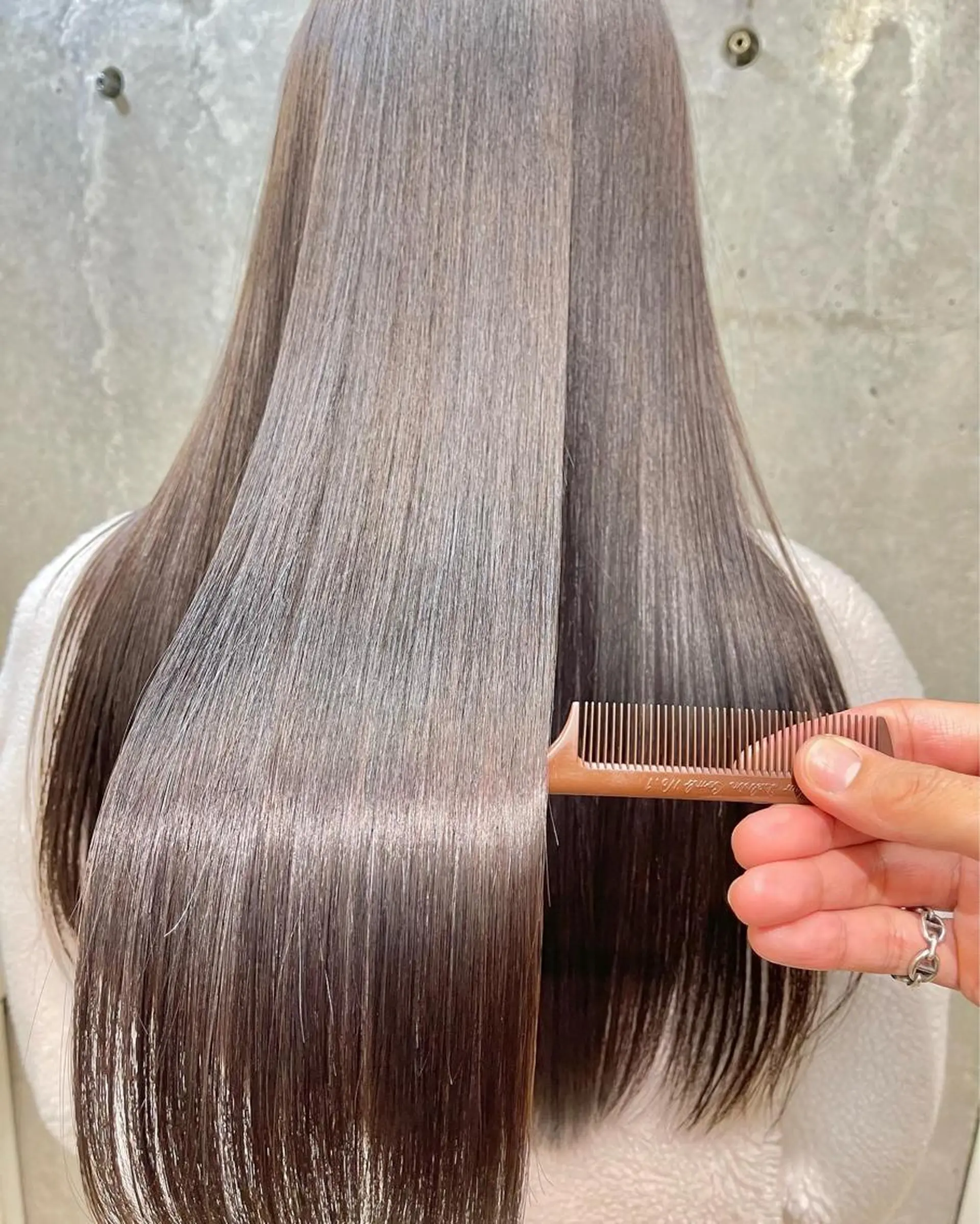 ロング 酸性ストレート カット 縮毛矯正 cachecache所属・及川 光のヘアスタイル