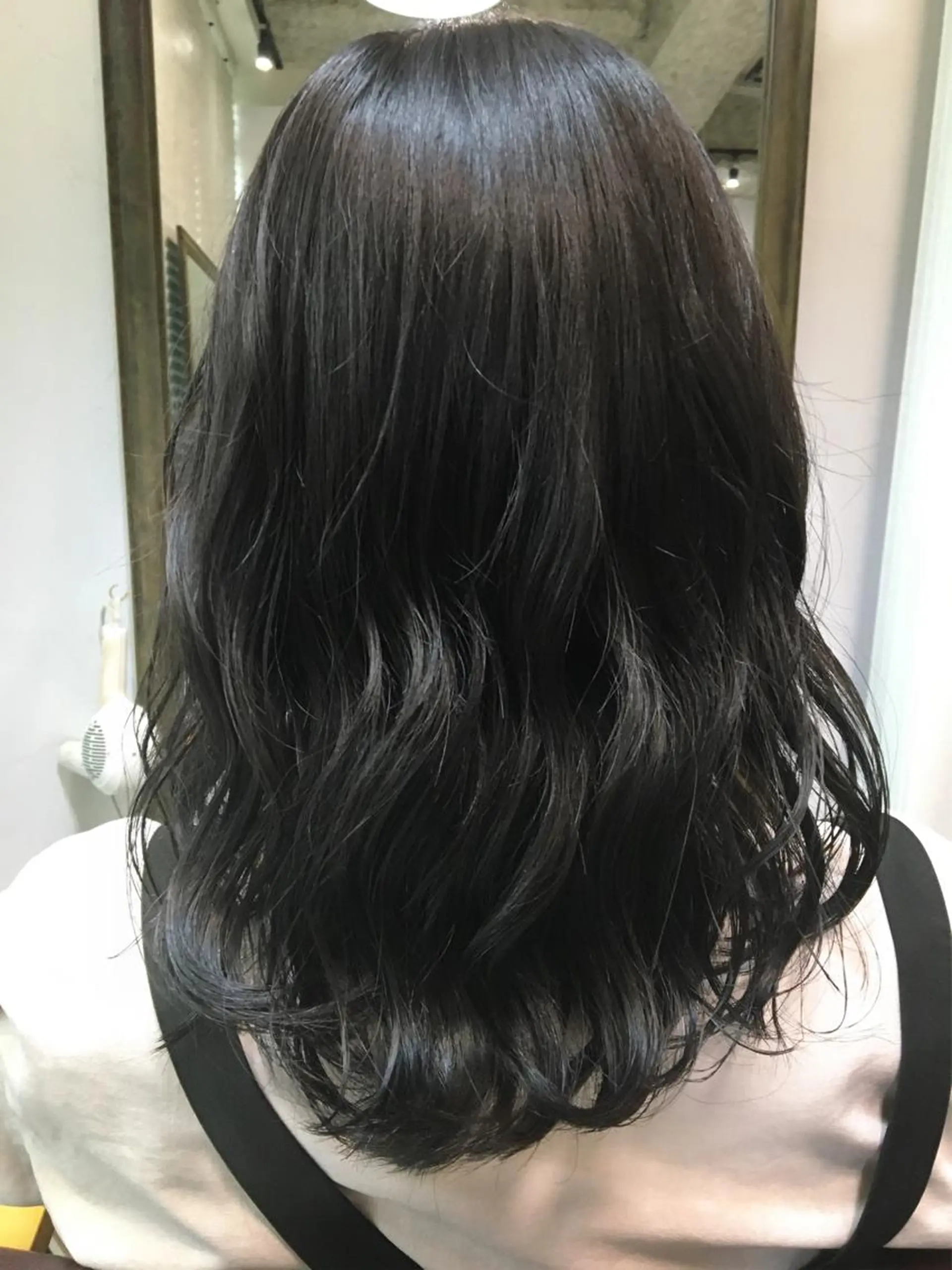 ミディアム カラー アッシュ 透明感カラー 鈴木 咲輝のヘアスタイル