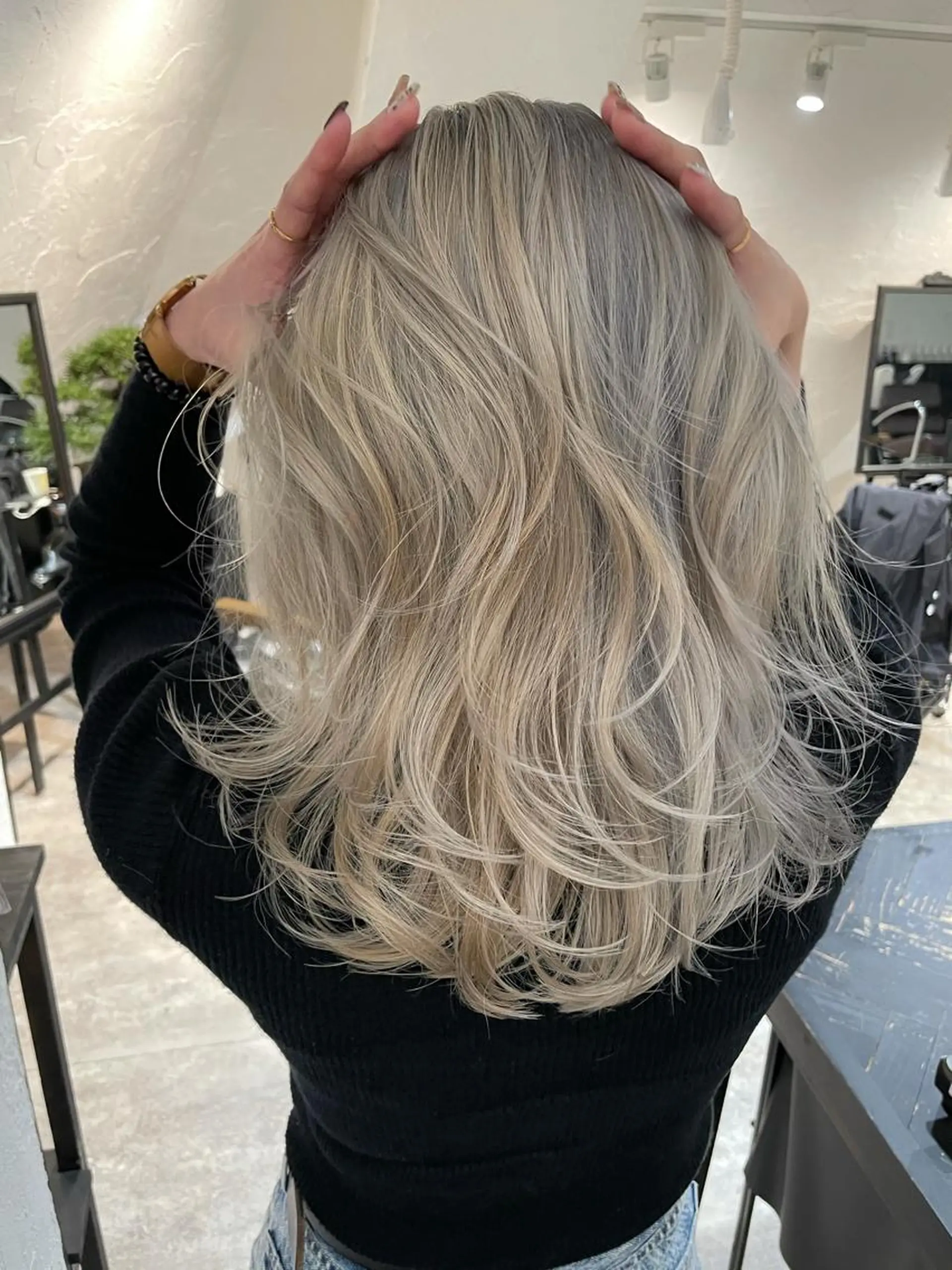 セミロング カラー ブリーチ モデル募集 LoA新宿代表の眉毛・アイブロウイメージ