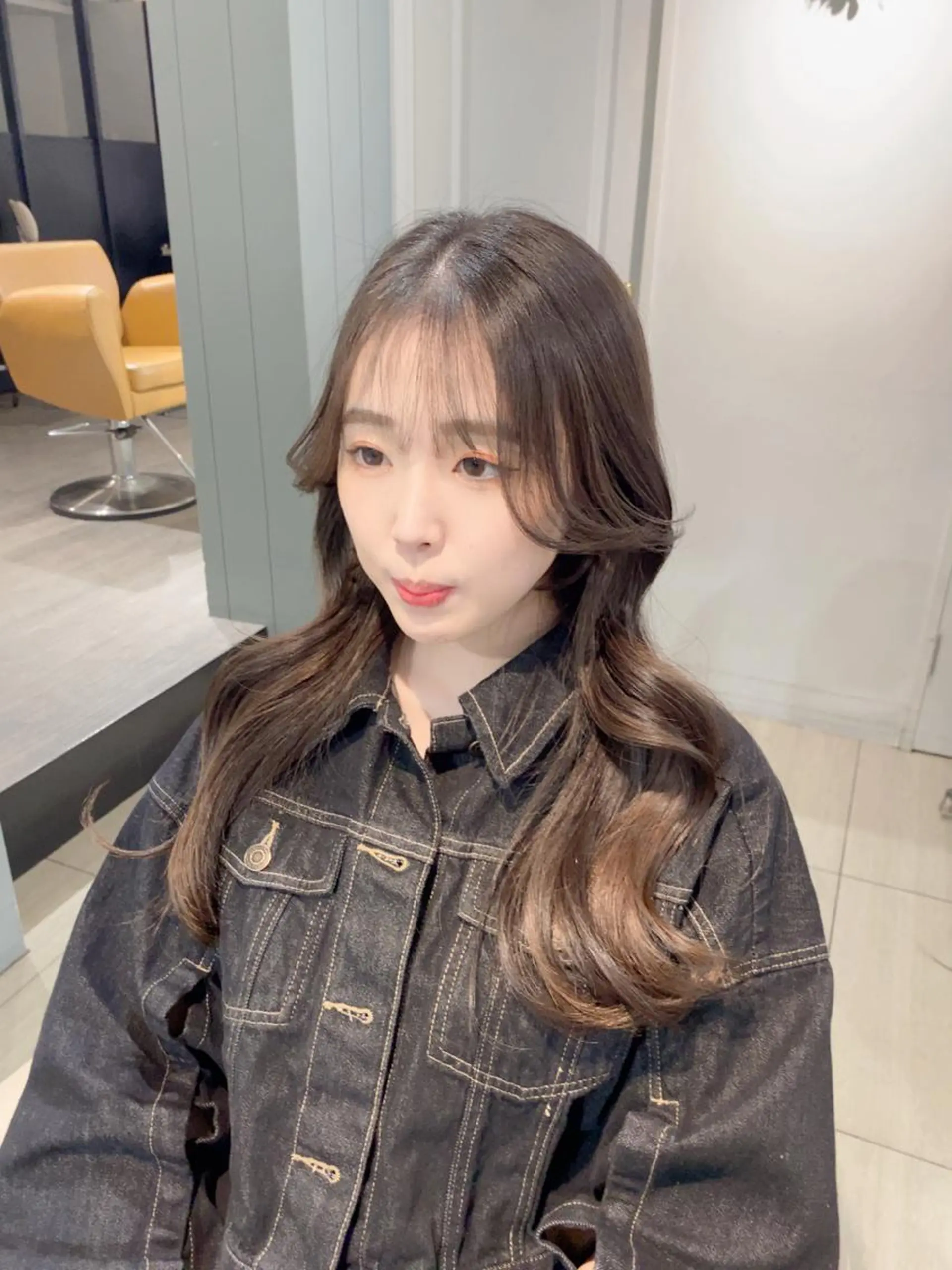 ロング カラー アッシュ ベージュカラー 黒髪 ブリーチ ブルーカラー カット ヘアカラー トリートメント 韓国風レイヤーカット 💎髪質改善"yuiのヘアスタイル