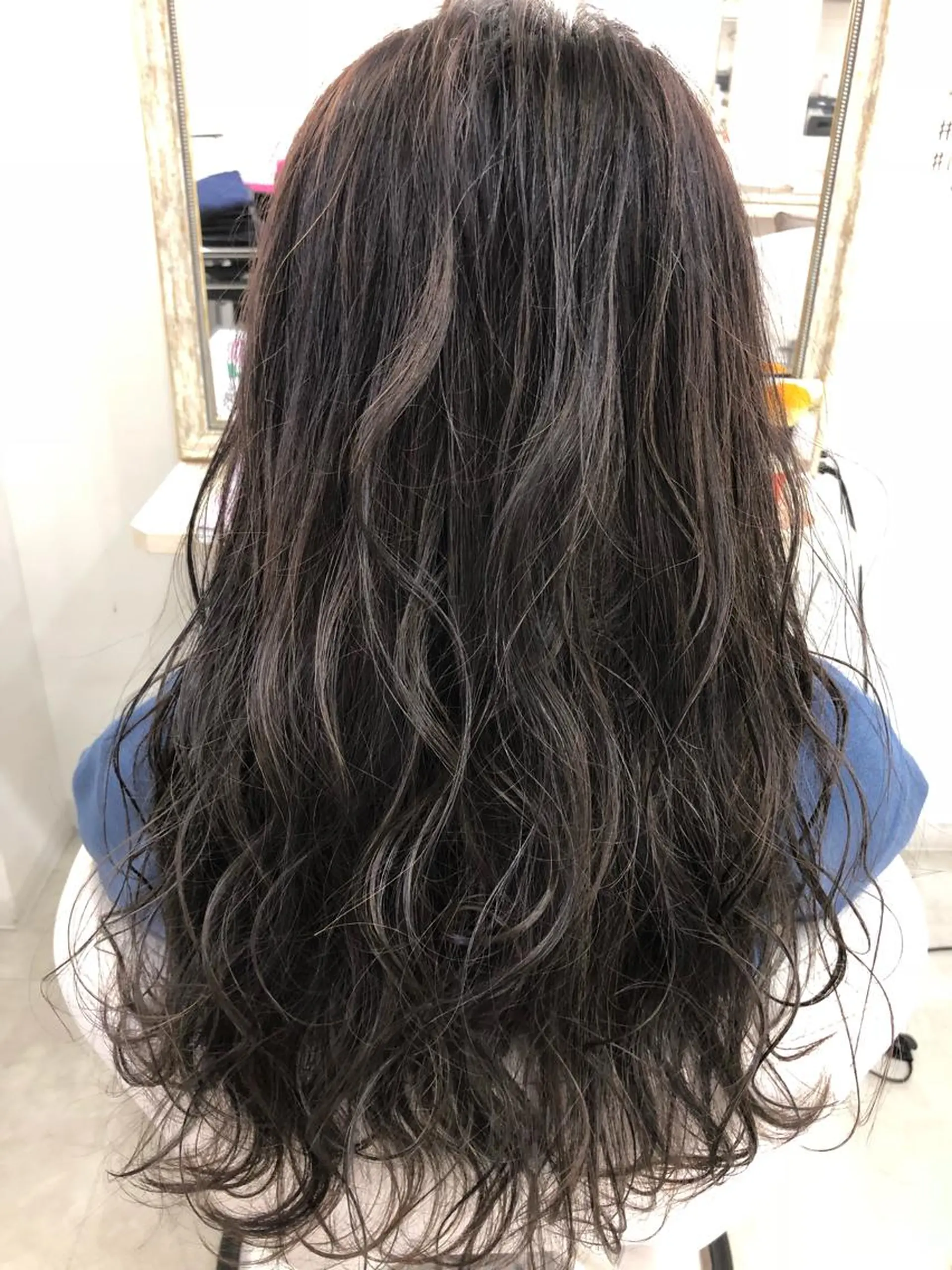 ロング カラー 髪質改善 中川　翔のヘアスタイル