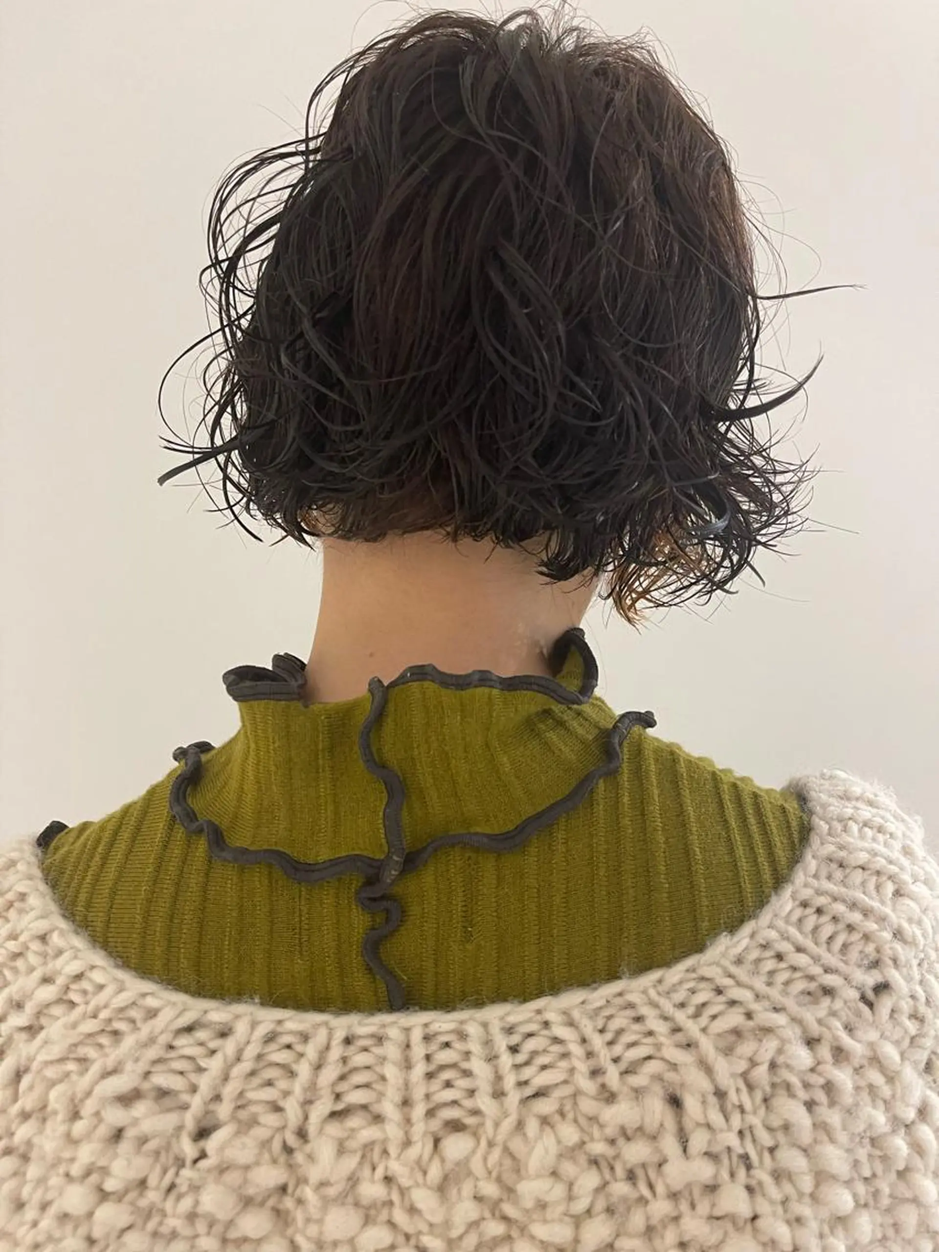 ショート パーマ oma 袮次金 鈴香のヘアスタイル