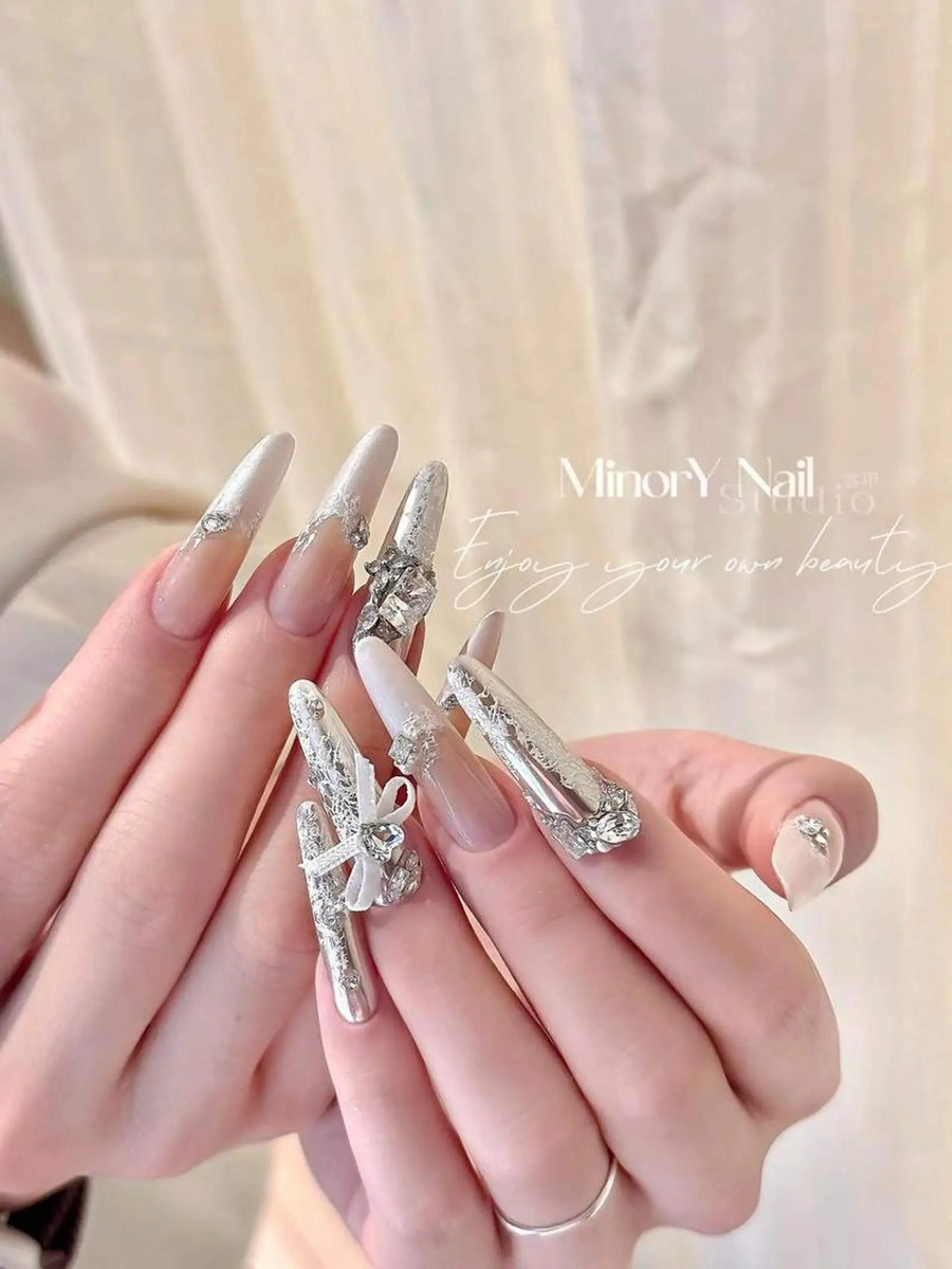 ショート キッズ 鈴木 ミサキのネイルデザイン