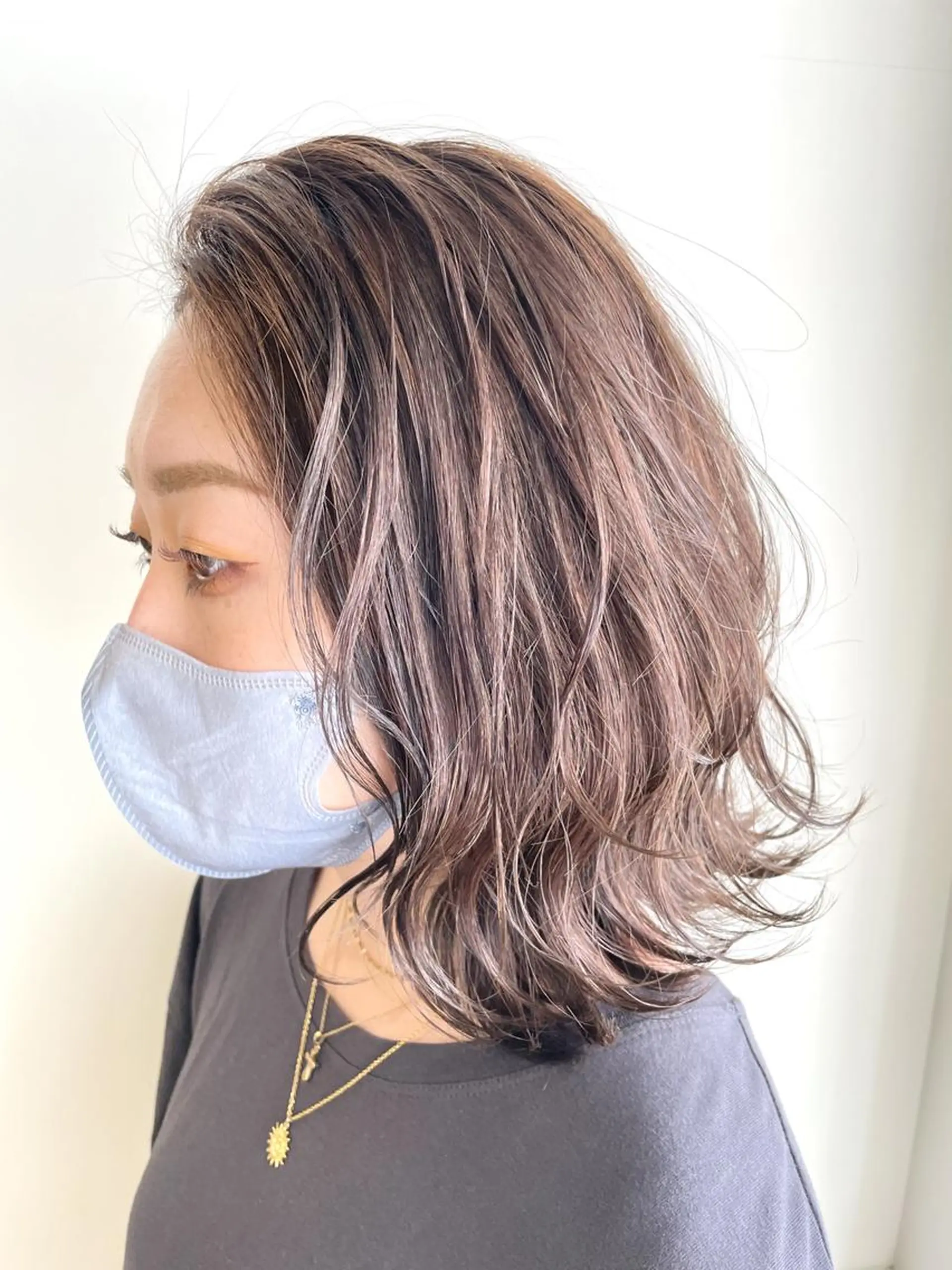 ミディアム カラー NEOLIVE ROAのヘアスタイル