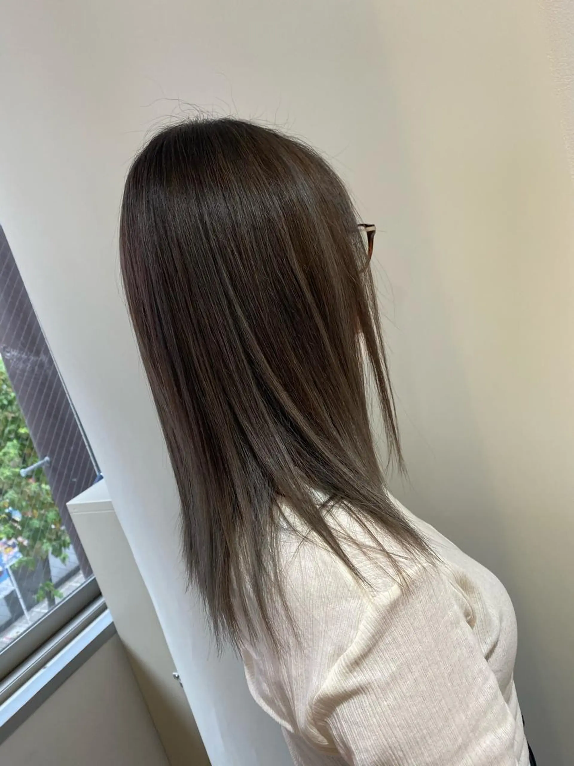 セミロング カラー グレージュ ハイライトカラー ハイライト カット ヘアカラー トリートメント Kazu .Kのヘアスタイル