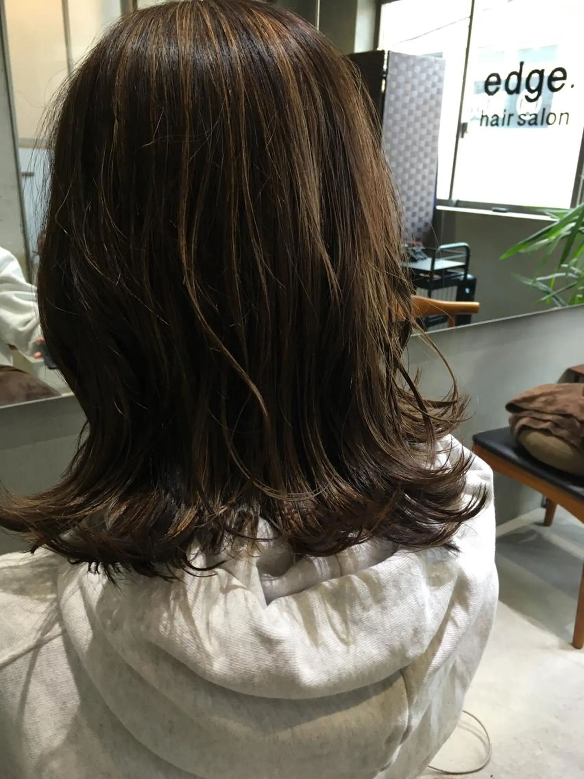 セミロング カラー ハイライトカラー ハイライト ヘアカラー くまがい みゆ【edge.】のヘアスタイル