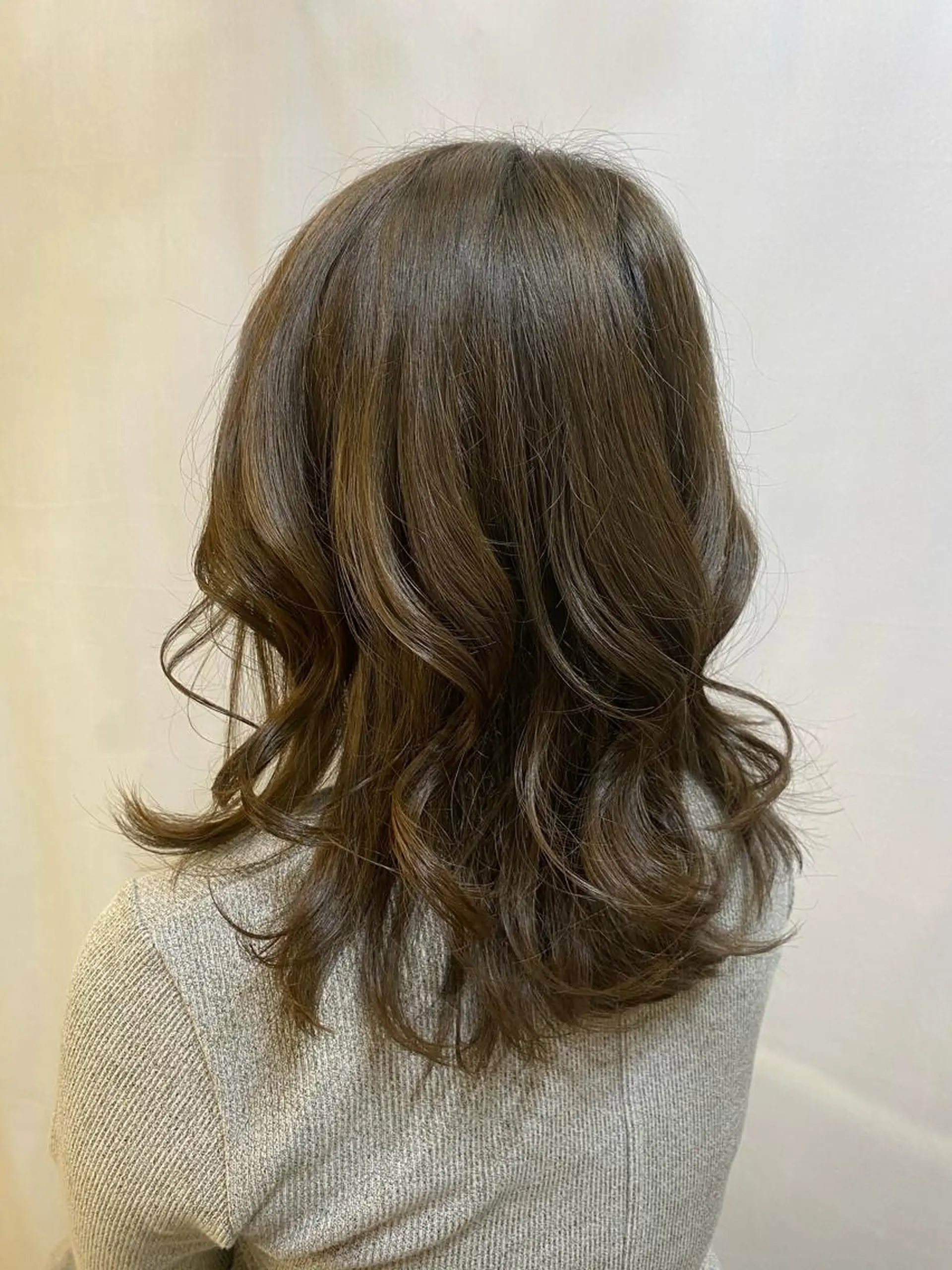 セミロング カット ヘアカラー 長濱 俊のヘアスタイル