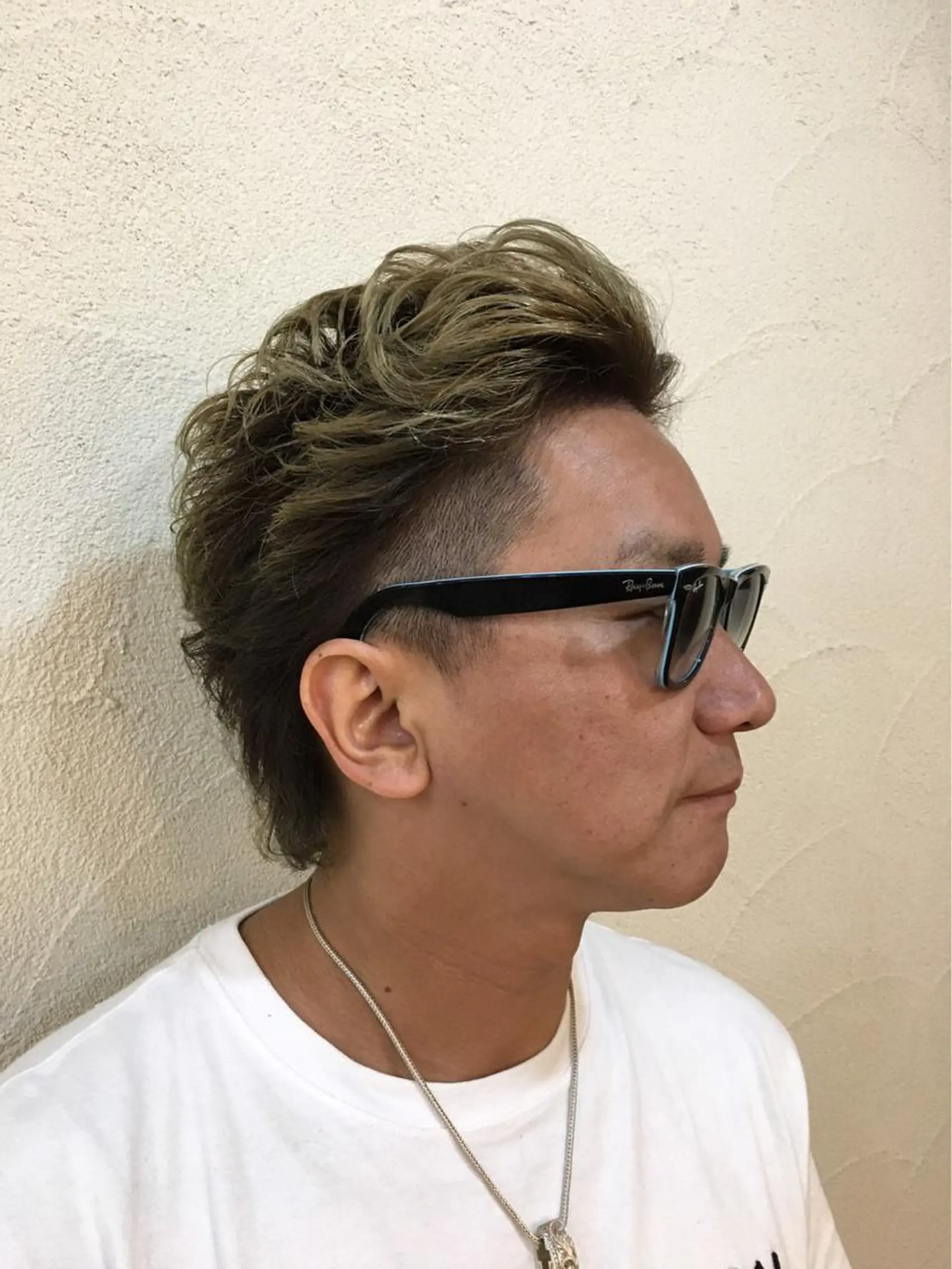 ショート カラー パーマ 鈴木 英治のヘアスタイル