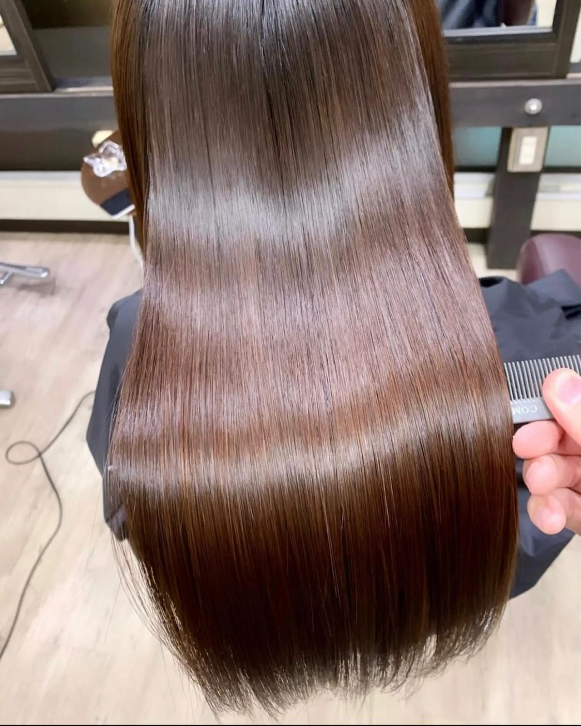 セミロング 縮毛矯正 トリートメント RIO大阪心斎橋店所属・酒徳 ヒロヤのヘアスタイル