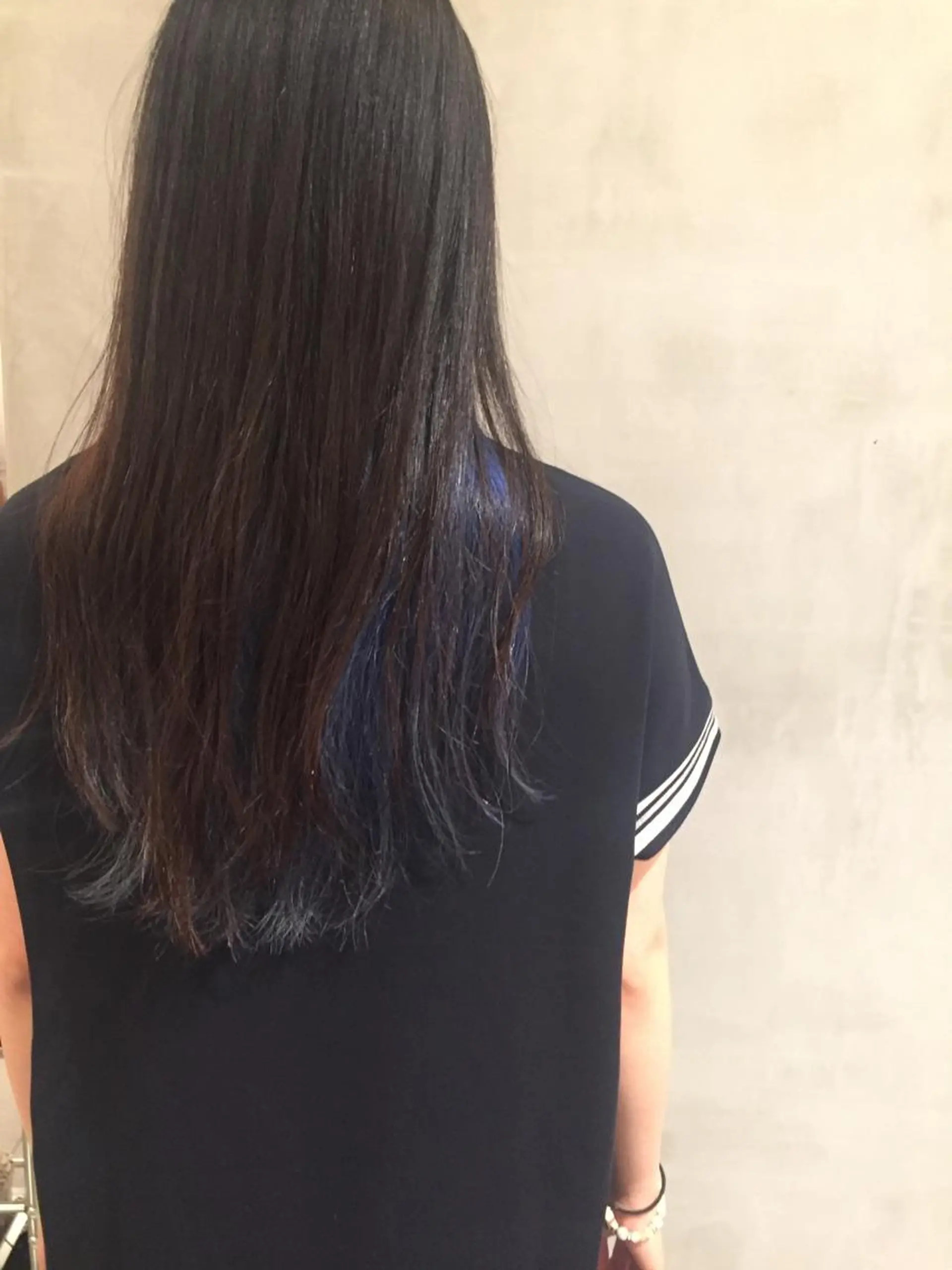 セミロング カラー ブルーカラー ネイビーカラー 大西 直人のヘアスタイル