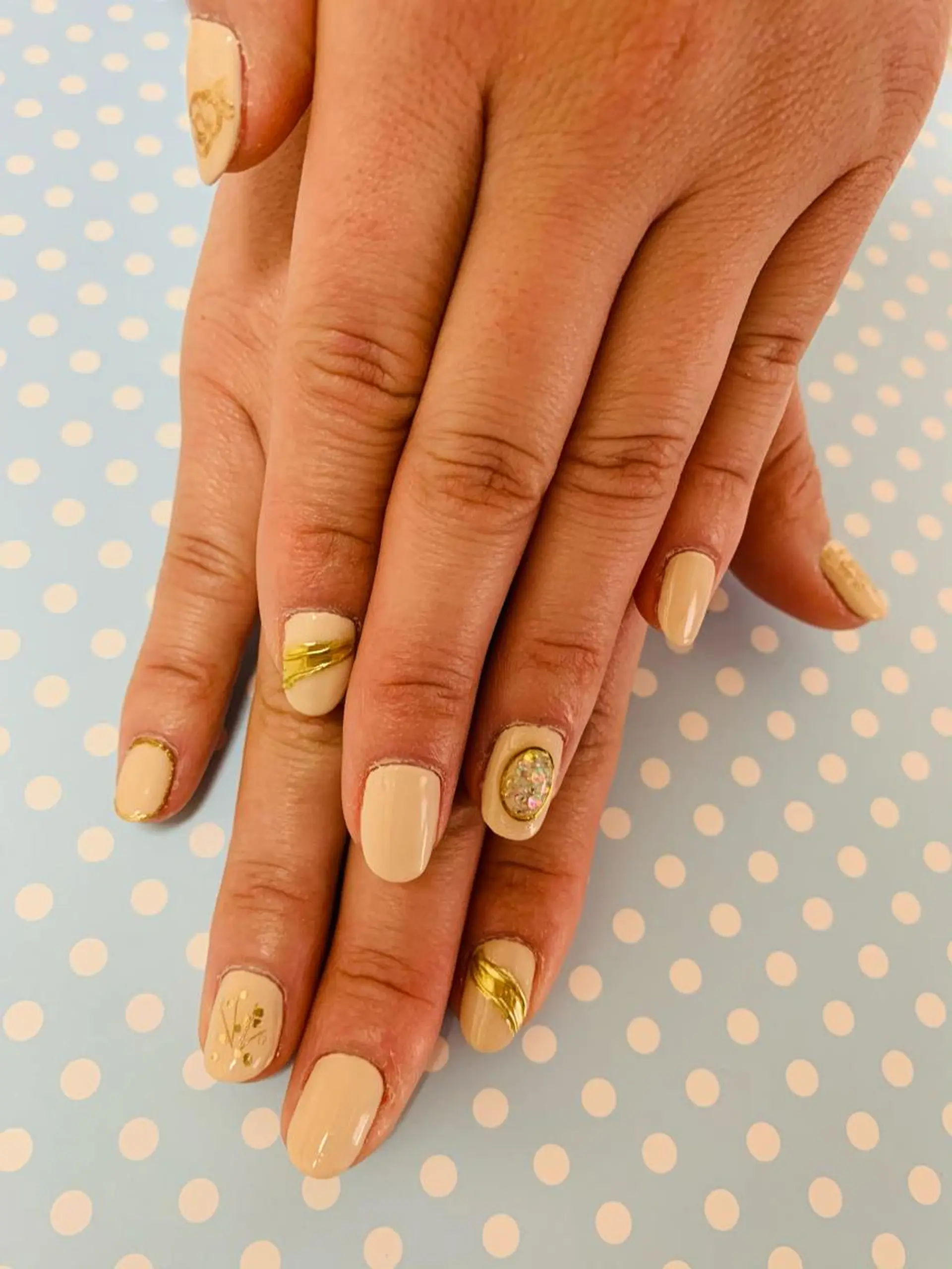 ネイル アートネイル ゴールド キラキラネイル 黄色 noheanail YONEDAのネイルデザイン