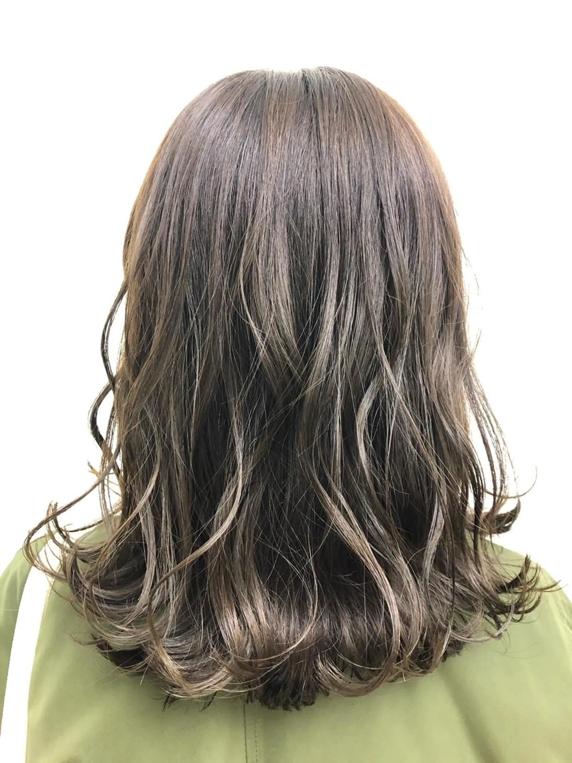 カラー 🌻透明感カラー🌻 阿井希良梨のヘアスタイル